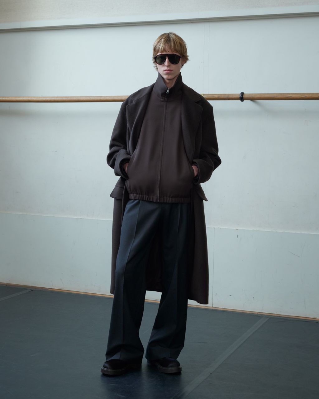 Fashion Week Paris Fall/Winter 2026 look 1 from the Sandro collection menswear