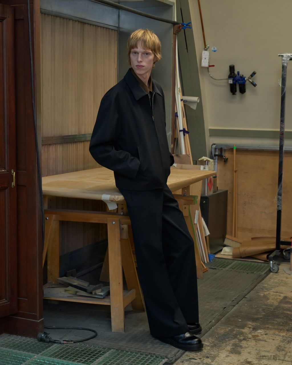 Fashion Week Paris Fall/Winter 2026 look 7 from the Sandro collection menswear