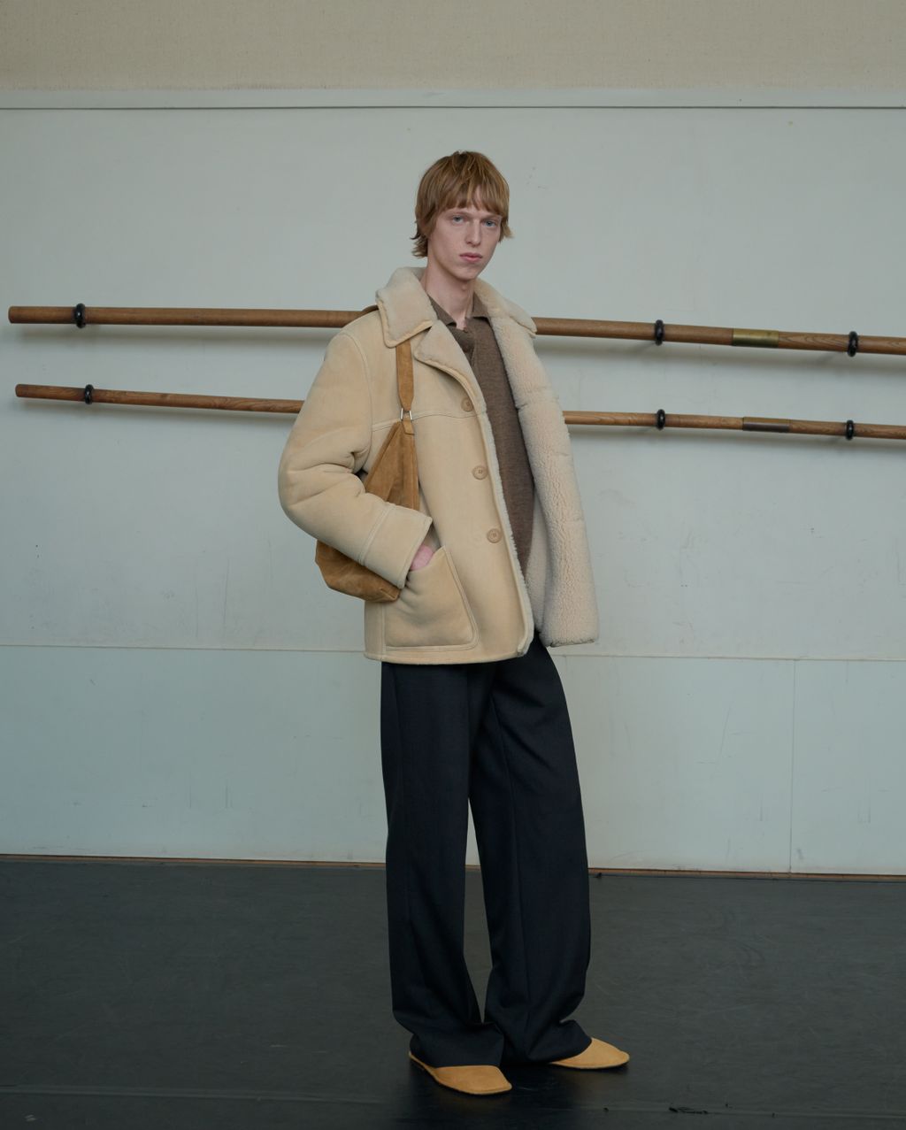 Fashion Week Paris Fall/Winter 2026 look 8 from the Sandro collection 男装