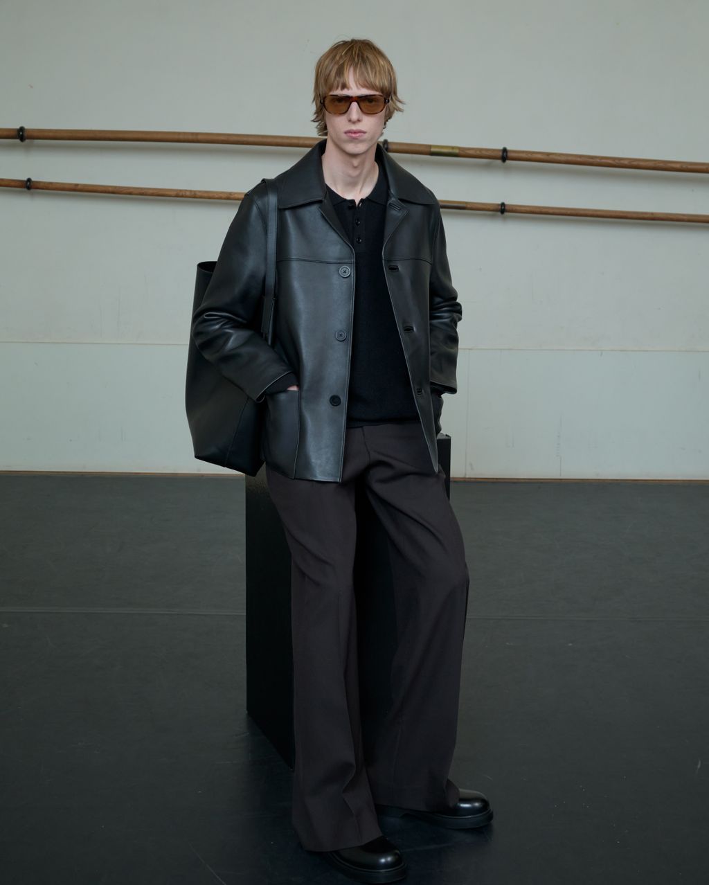 Fashion Week Paris Fall/Winter 2026 look 12 from the Sandro collection menswear