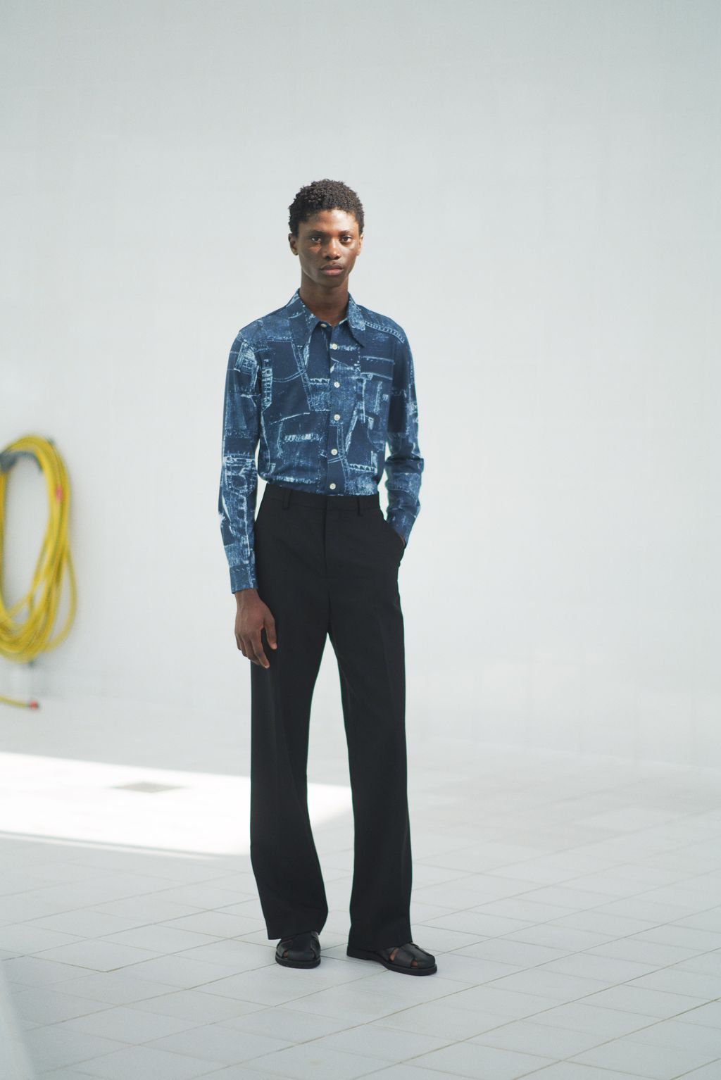 Fashion Week Paris Spring/Summer 2024 look 5 from the Sandro collection menswear