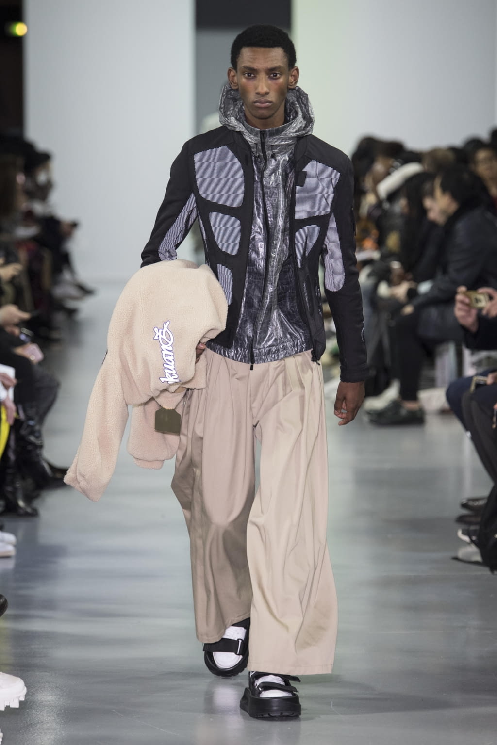 Fashion Week Paris Fall/Winter 2018 look 13 from the Sankuanz collection menswear
