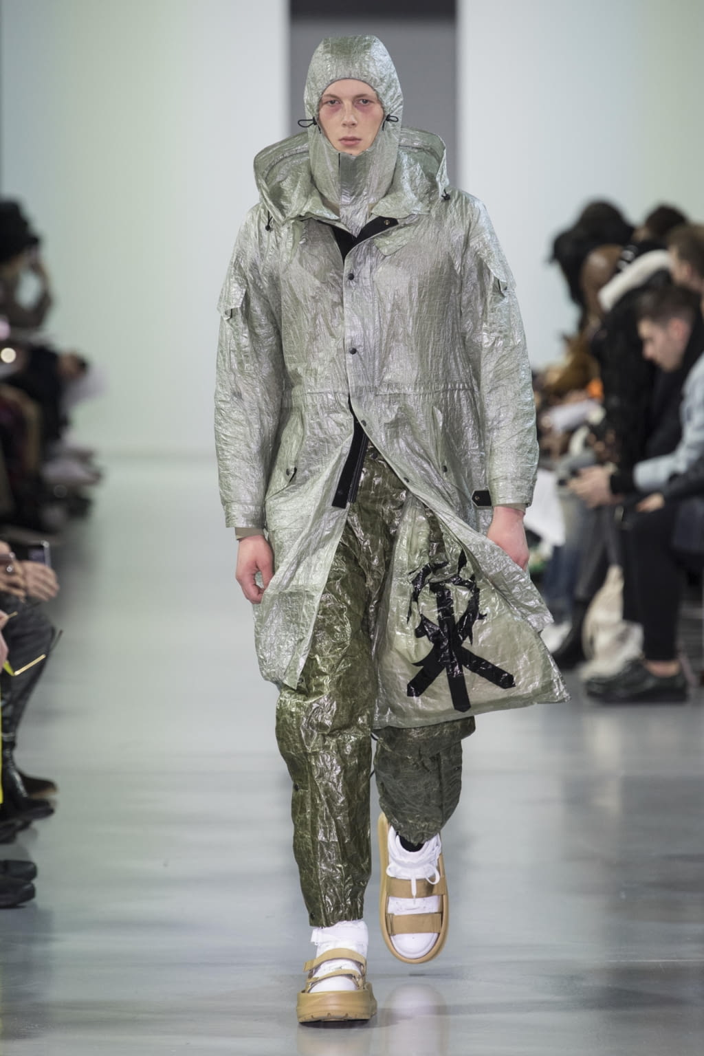 Fashion Week Paris Fall/Winter 2018 look 20 from the Sankuanz collection 男装