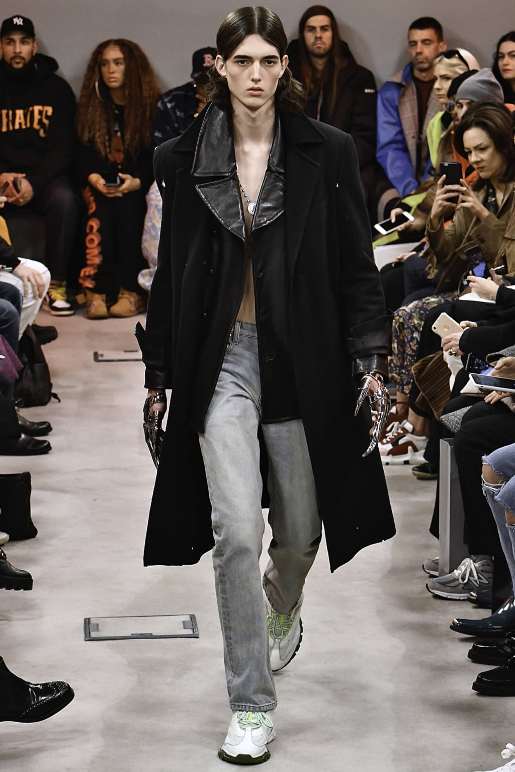 Fashion Week Paris Fall/Winter 2019 look 14 from the Sankuanz collection 男装