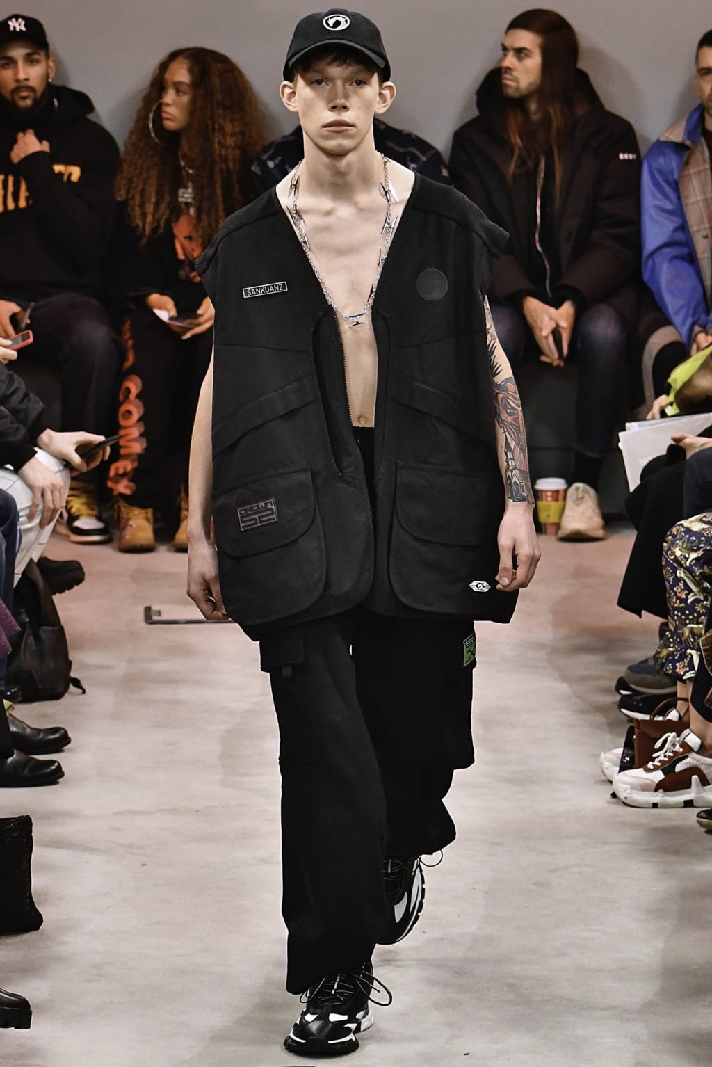 Fashion Week Paris Fall/Winter 2019 look 26 from the Sankuanz collection menswear