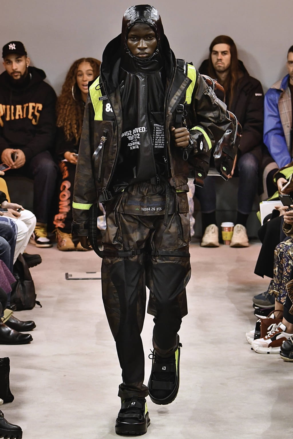 Fashion Week Paris Fall/Winter 2019 look 34 from the Sankuanz collection 男装