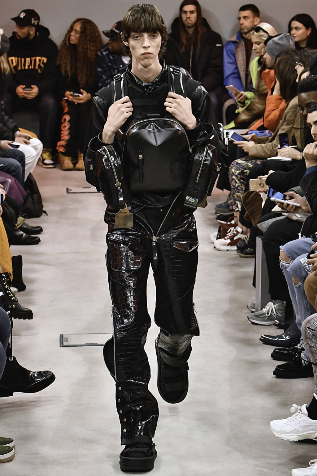 Fashion Week Paris Fall/Winter 2019 look 35 from the Sankuanz collection 男装