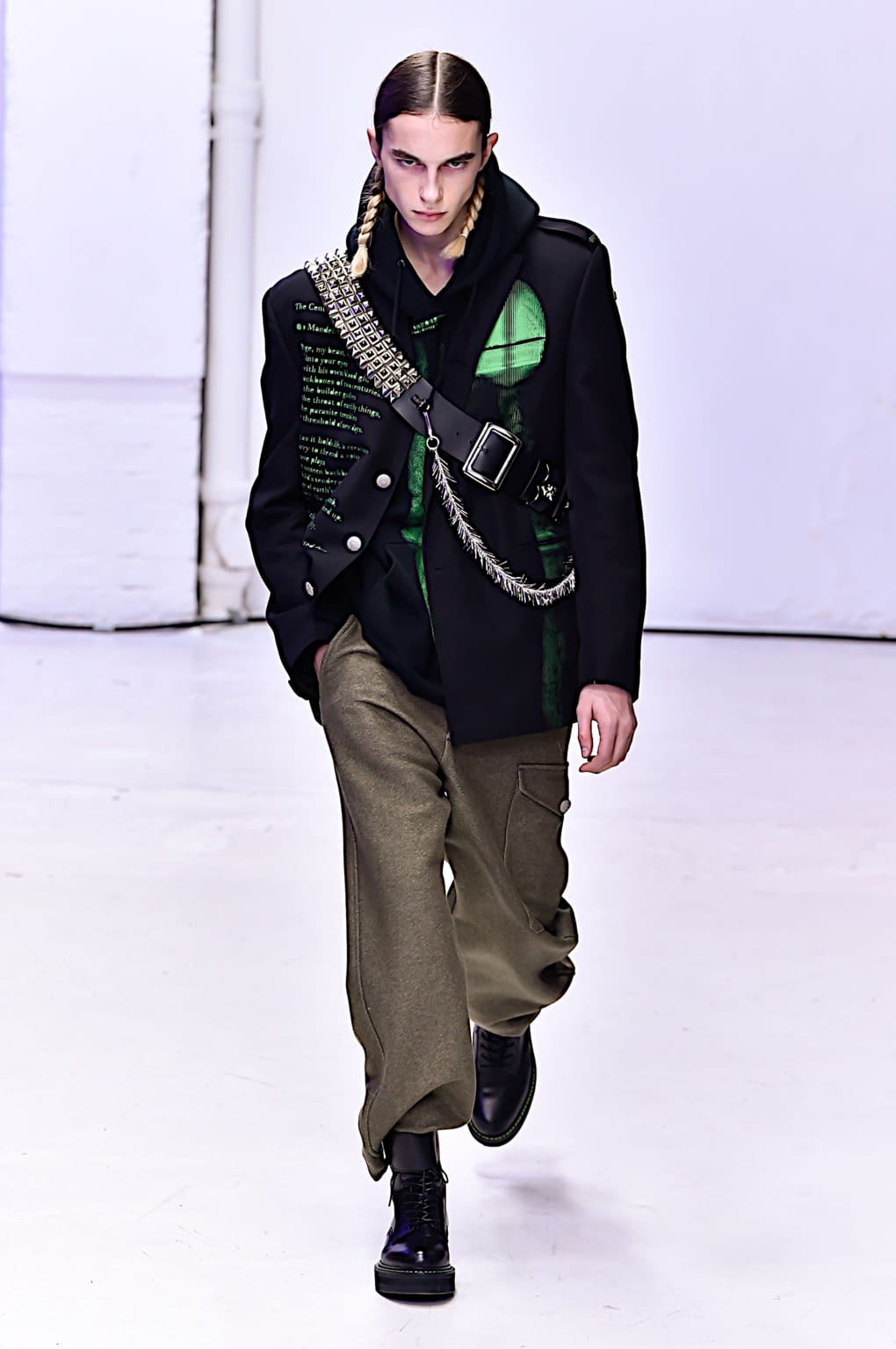 Fashion Week Paris Fall/Winter 2020 look 10 from the Sankuanz collection 男装