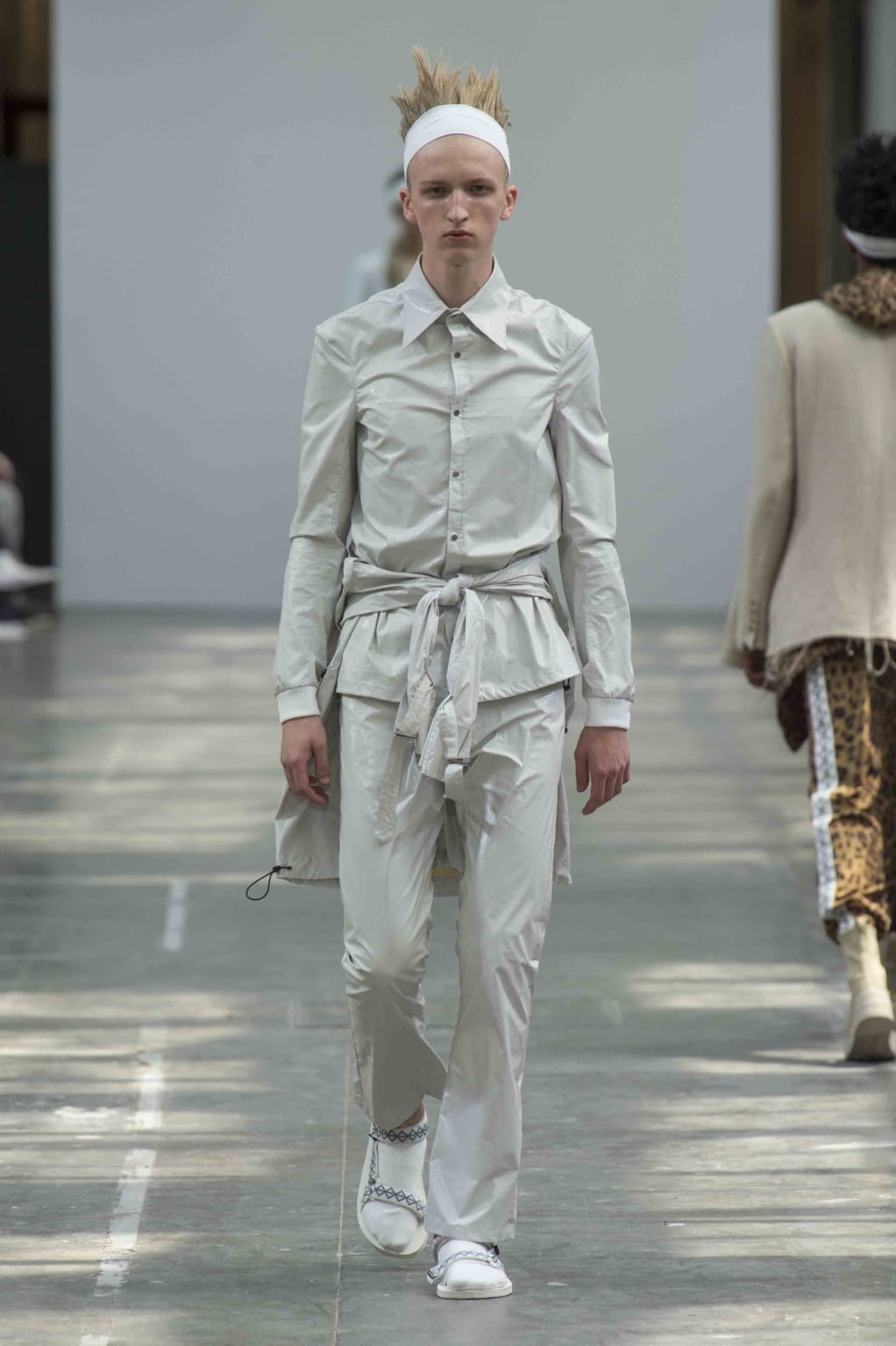 Fashion Week Paris Spring/Summer 2018 look 18 from the Sankuanz collection menswear