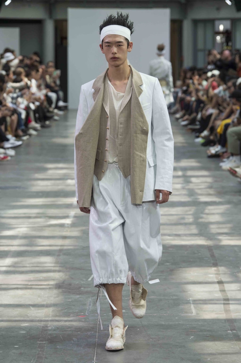 Fashion Week Paris Spring/Summer 2018 look 19 from the Sankuanz collection menswear
