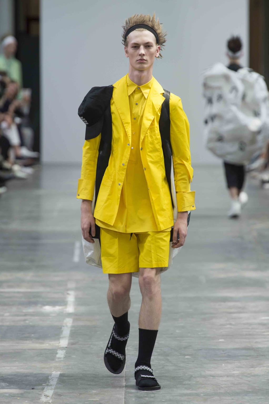 Fashion Week Paris Spring/Summer 2018 look 3 from the Sankuanz collection menswear