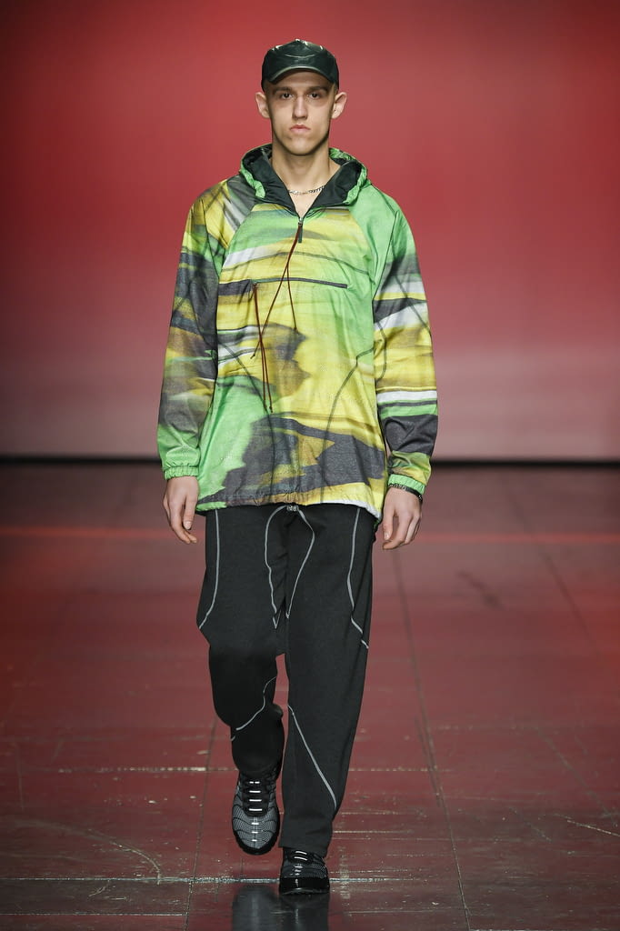 Fashion Week London Fall/Winter 2022 look 9 from the Saul Nash collection menswear