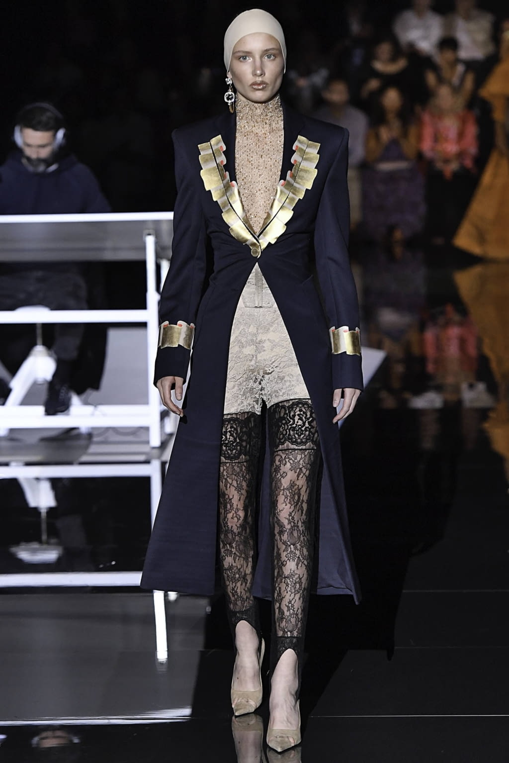 Fashion Week Paris Fall/Winter 2019 look 3 from the Schiaparelli collection 高级定制