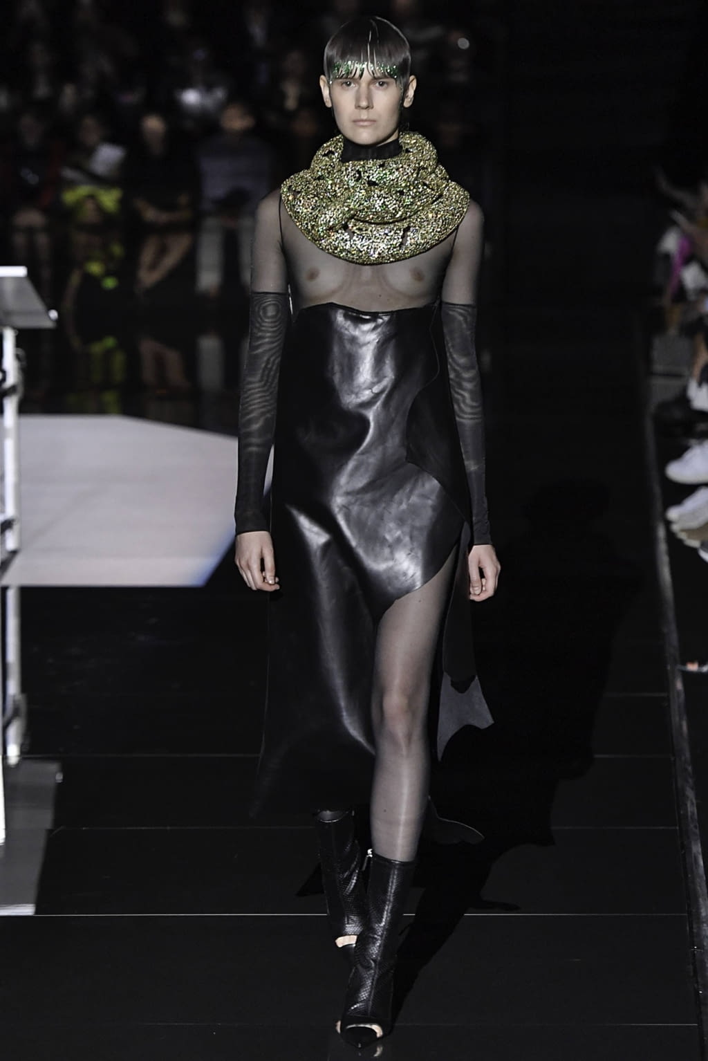 Fashion Week Paris Fall/Winter 2019 look 9 from the Schiaparelli collection couture