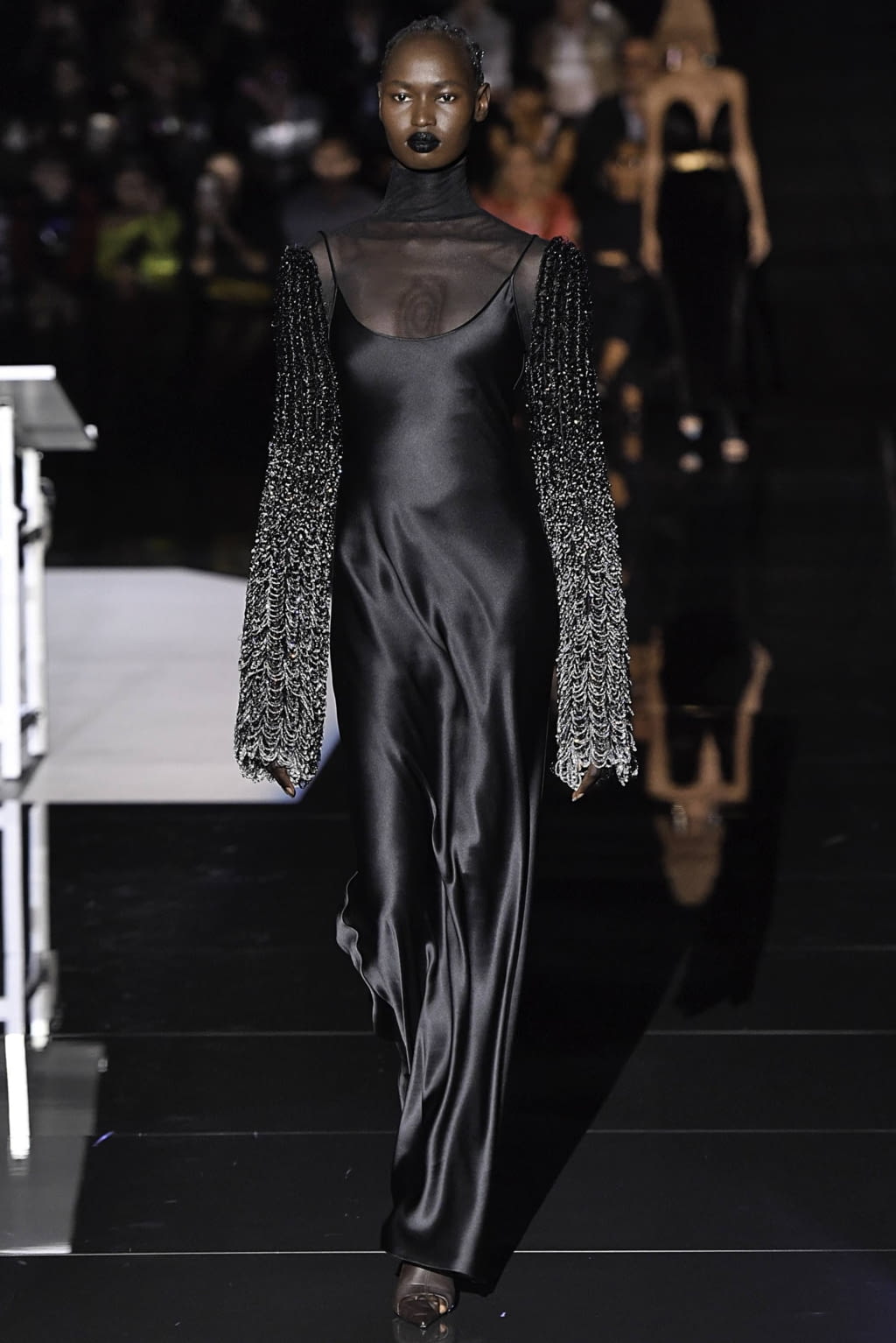 Fashion Week Paris Fall/Winter 2019 look 15 de la collection Schiaparelli couture