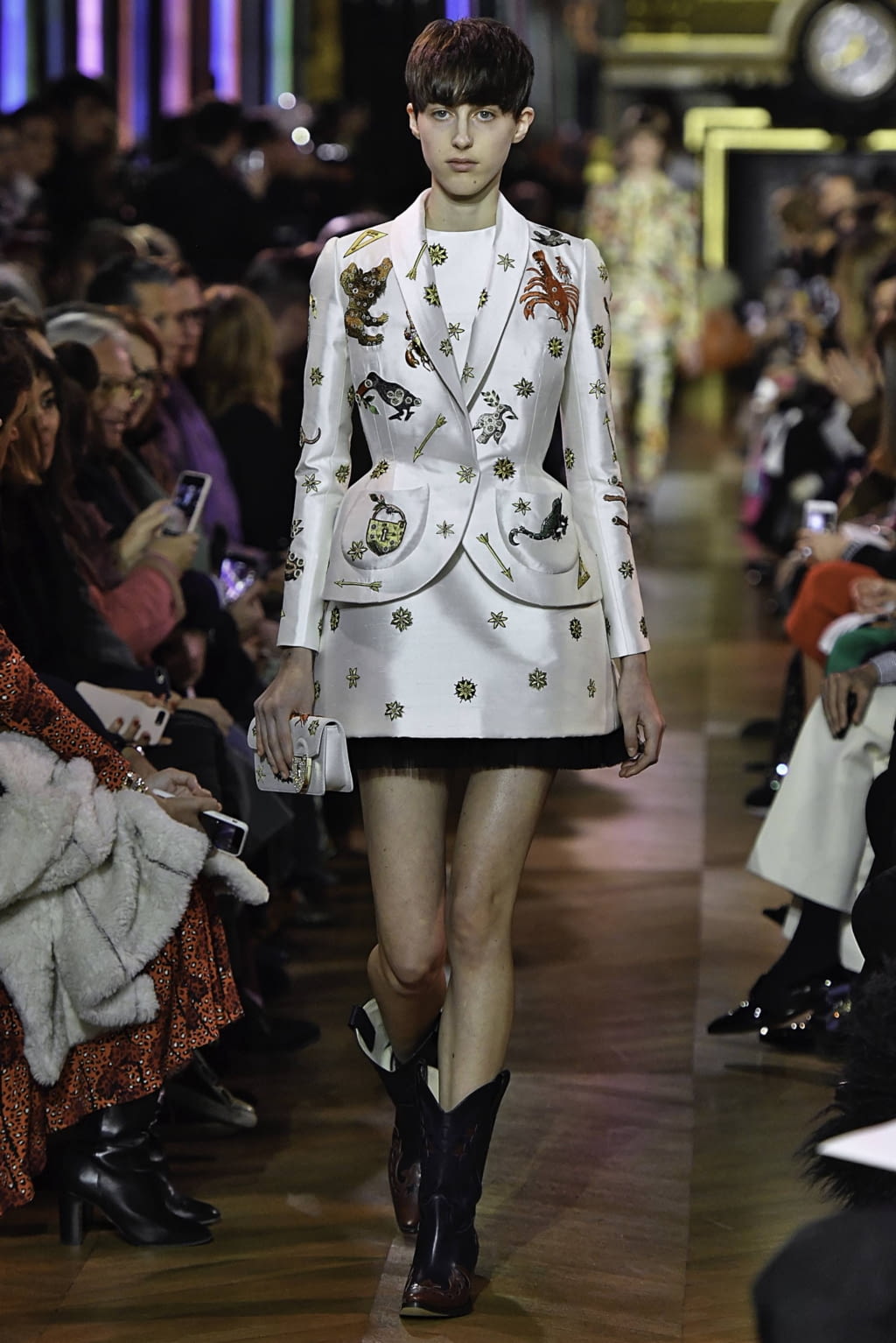 Fashion Week Paris Spring/Summer 2019 look 31 de la collection Schiaparelli couture