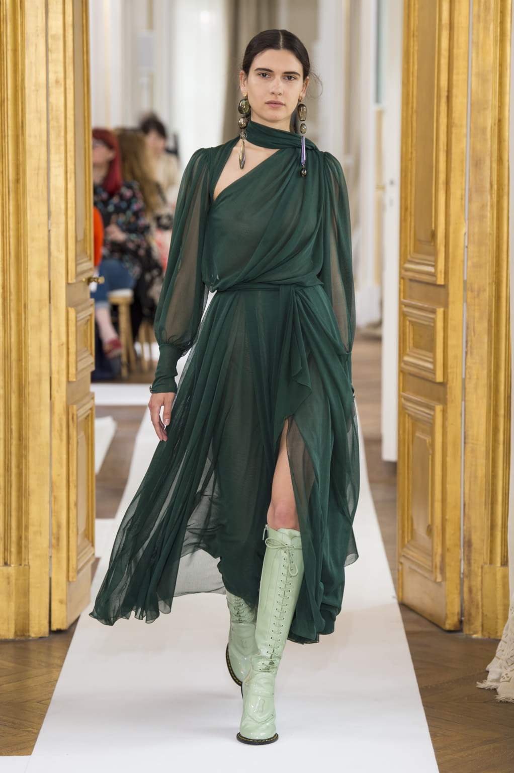 Fashion Week Paris Fall/Winter 2017 look 14 from the Schiaparelli collection couture