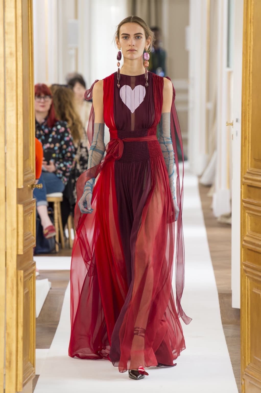 Fashion Week Paris Fall/Winter 2017 look 24 from the Schiaparelli collection couture