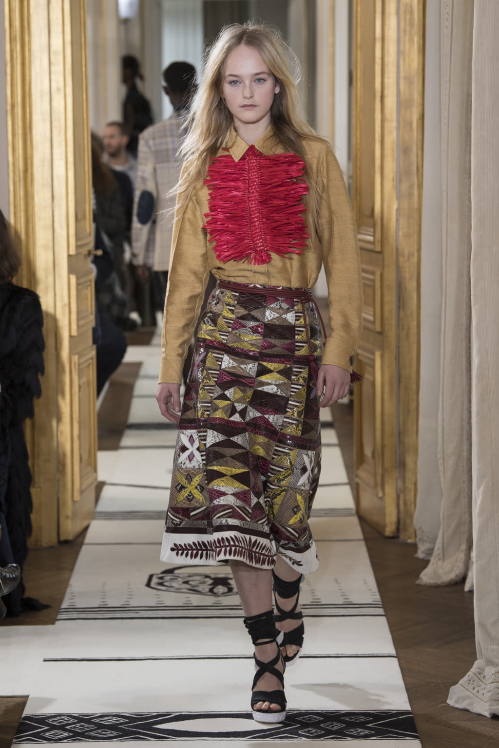 Fashion Week Paris Spring/Summer 2018 look 4 from the Schiaparelli collection couture