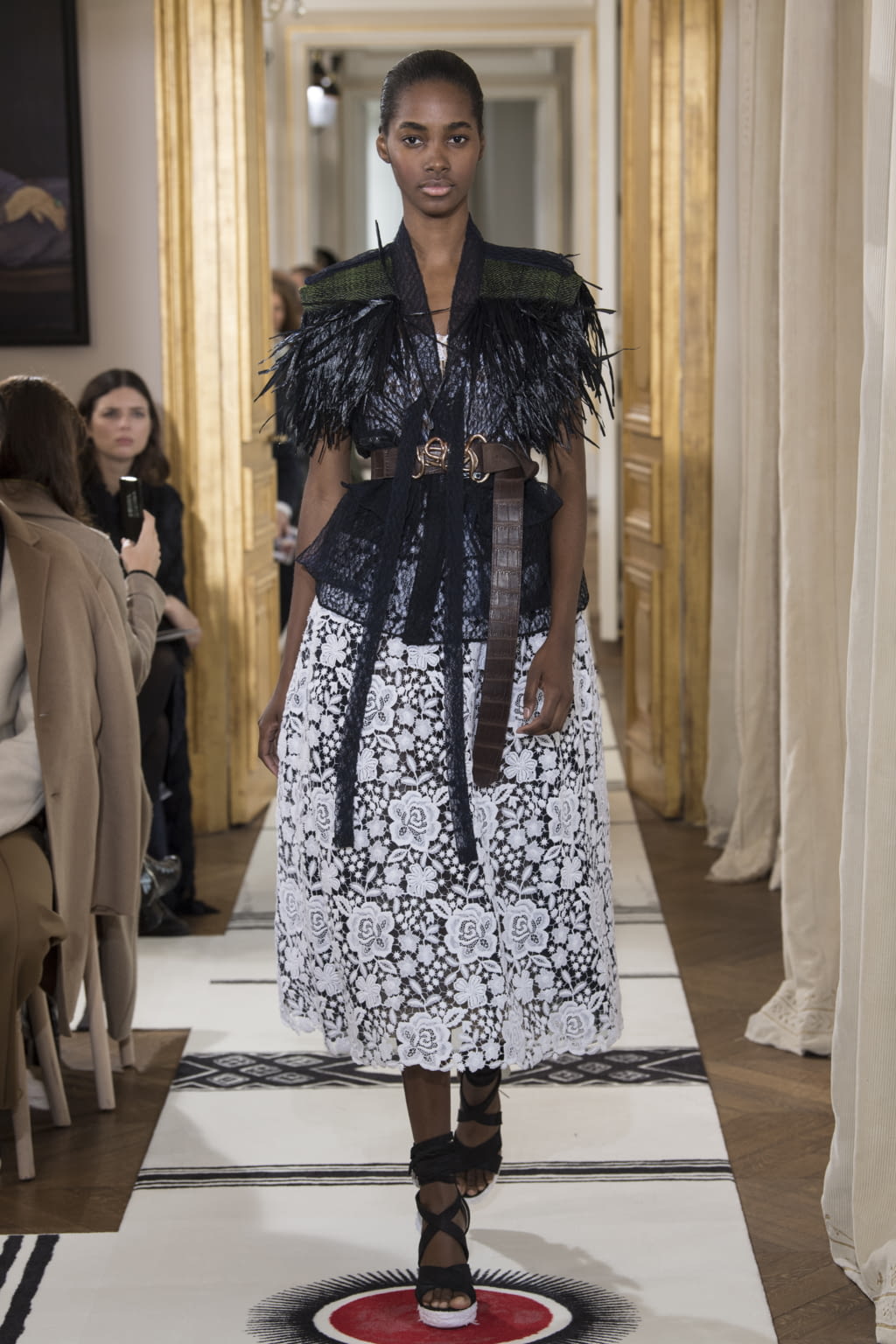 Fashion Week Paris Spring/Summer 2018 look 7 from the Schiaparelli collection couture