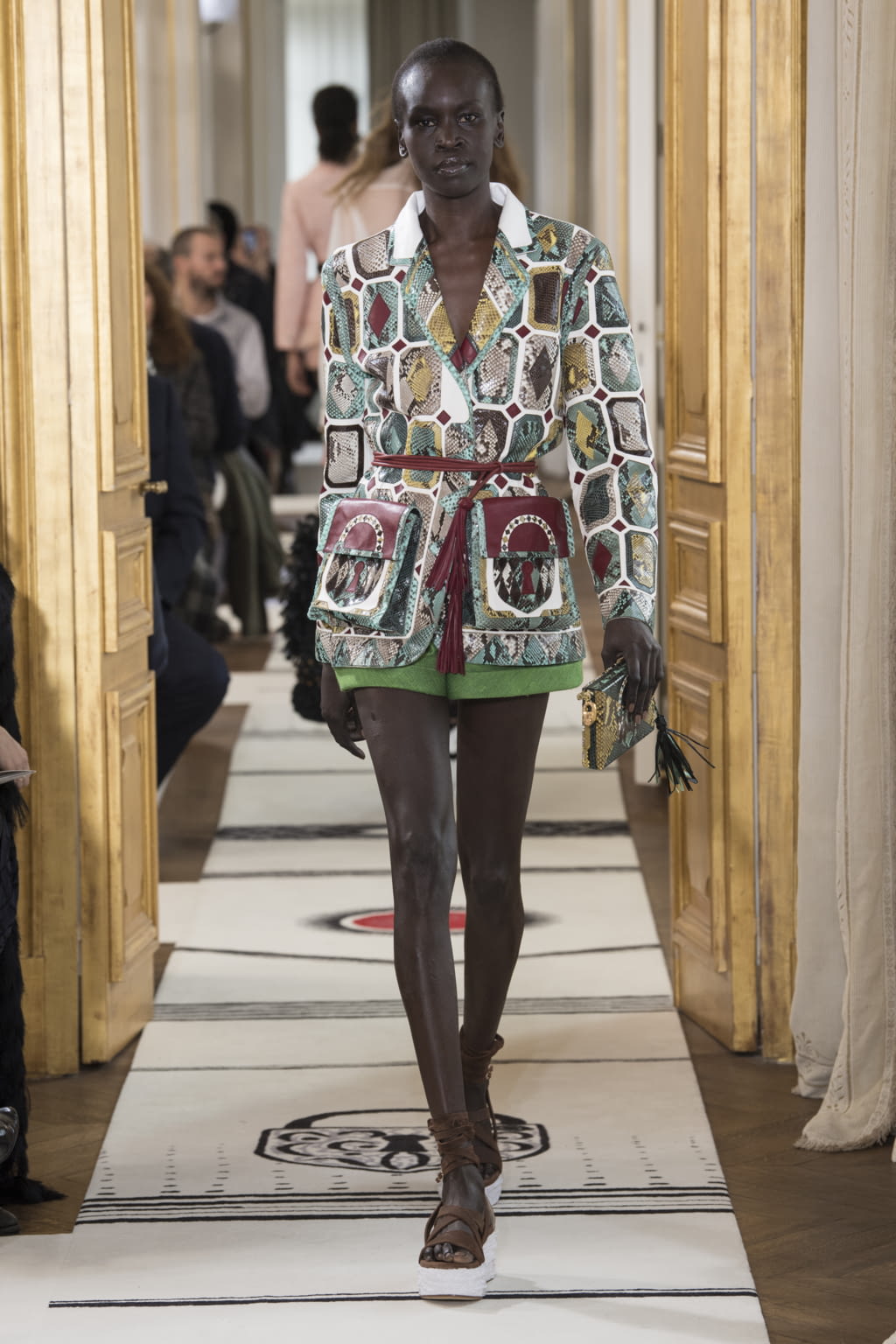 Fashion Week Paris Spring/Summer 2018 look 8 de la collection Schiaparelli couture