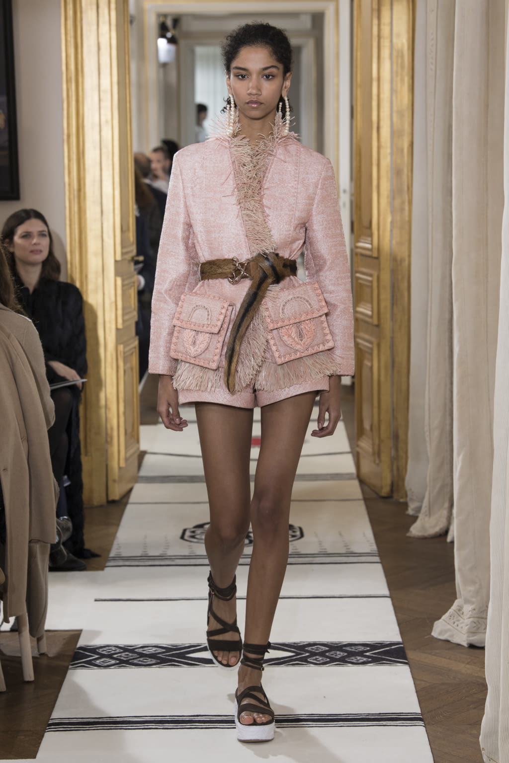 Fashion Week Paris Spring/Summer 2018 look 12 from the Schiaparelli collection couture