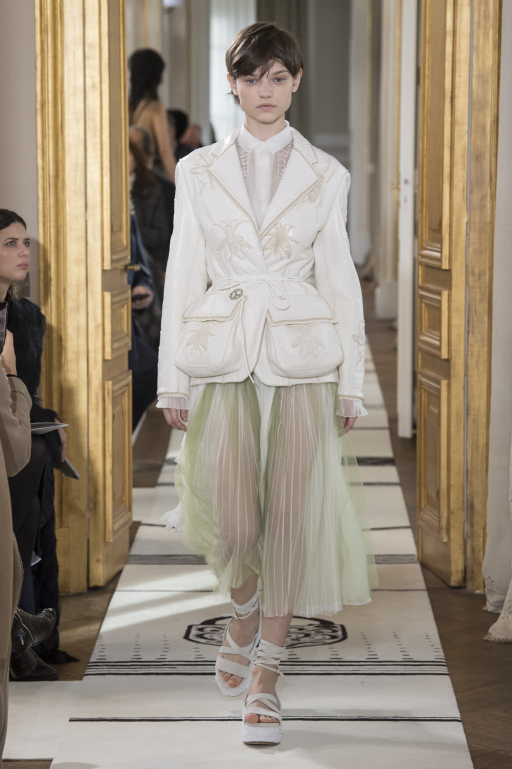Fashion Week Paris Spring/Summer 2018 look 16 from the Schiaparelli collection couture