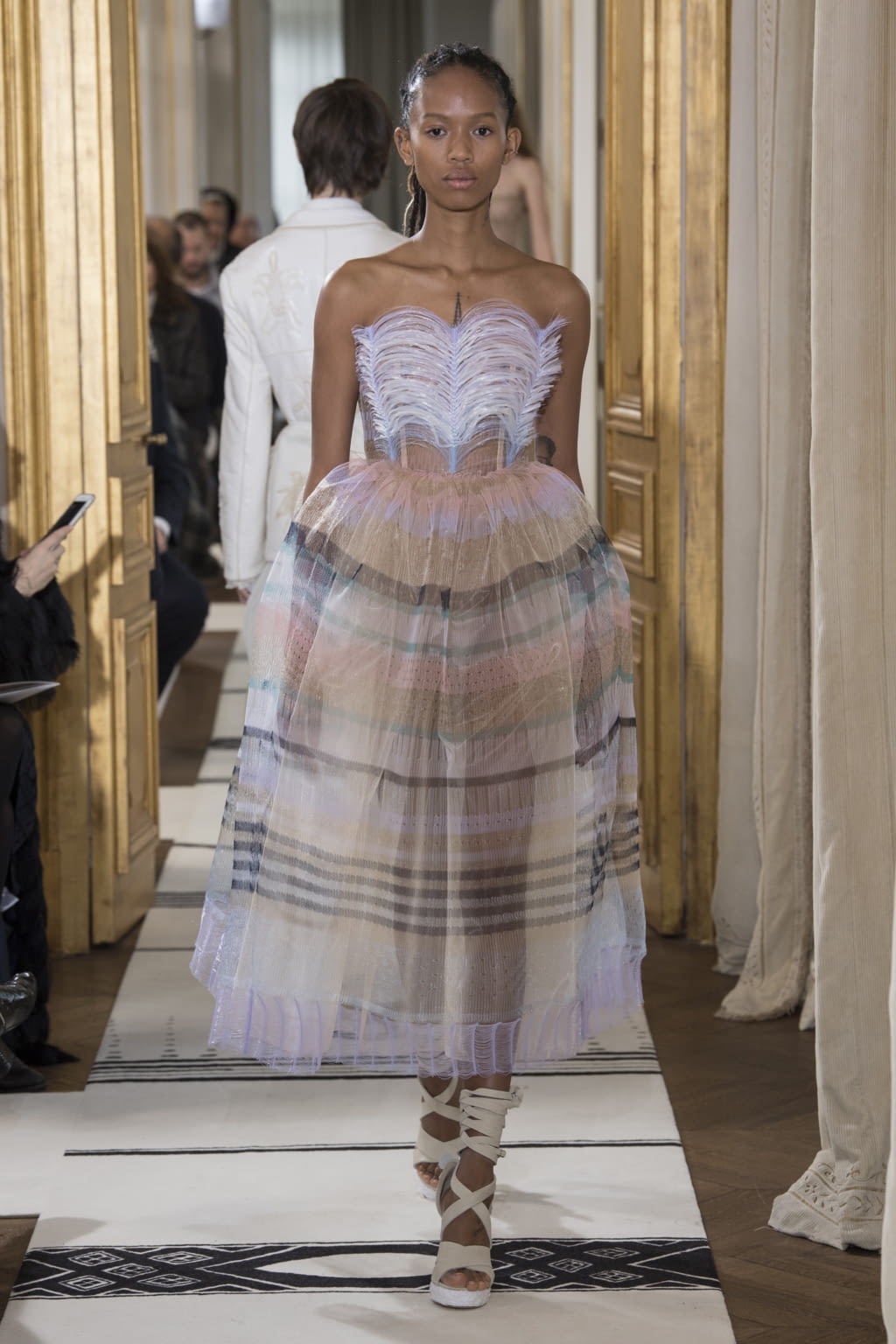 Fashion Week Paris Spring/Summer 2018 look 18 from the Schiaparelli collection couture