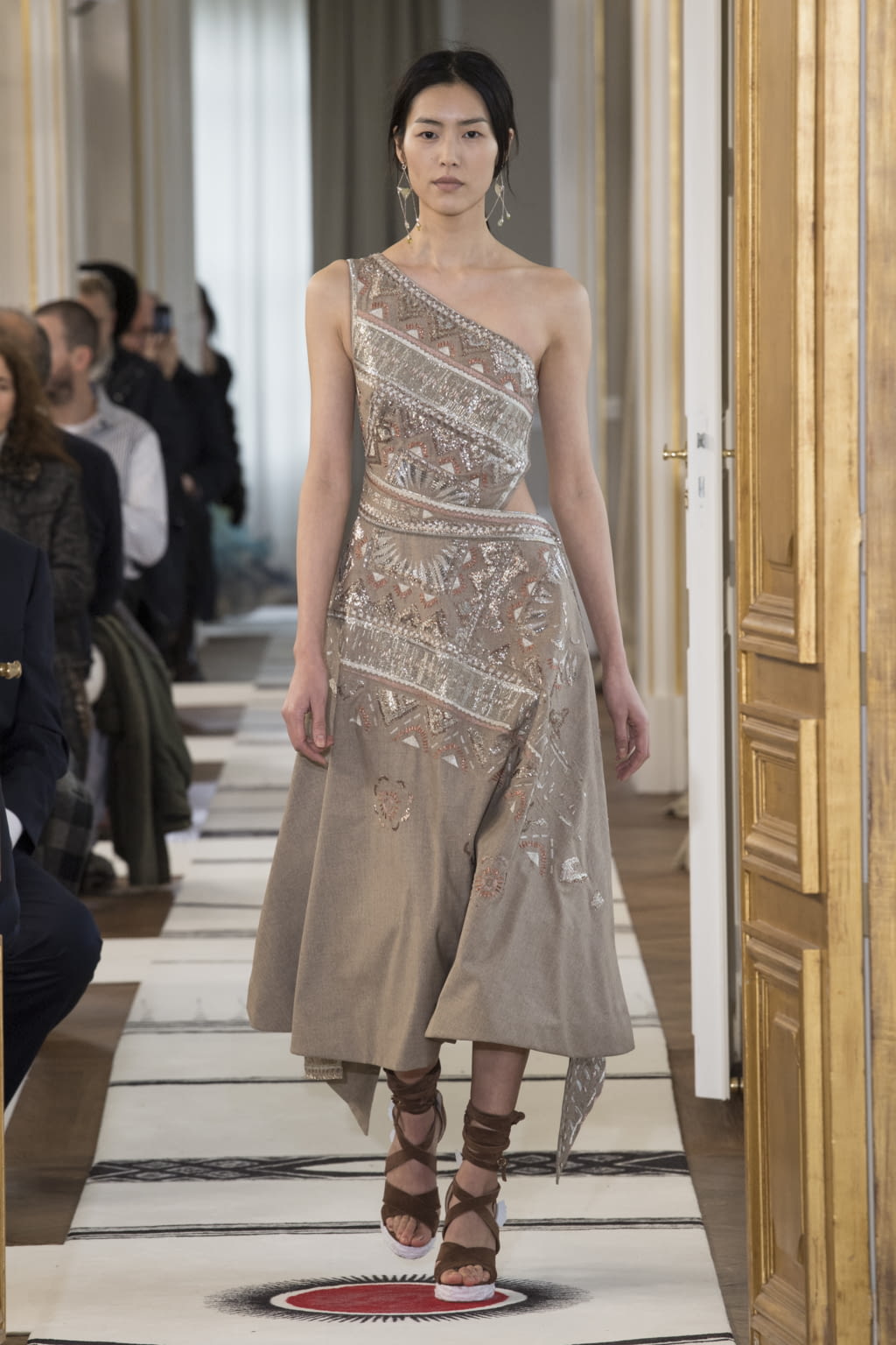 Fashion Week Paris Spring/Summer 2018 look 21 de la collection Schiaparelli couture