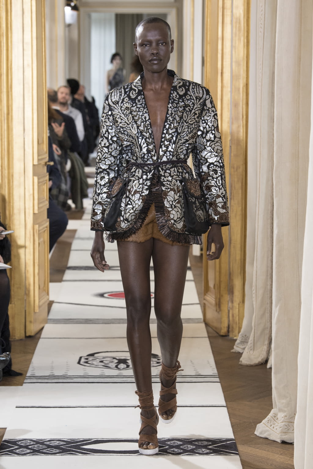 Fashion Week Paris Spring/Summer 2018 look 32 from the Schiaparelli collection couture