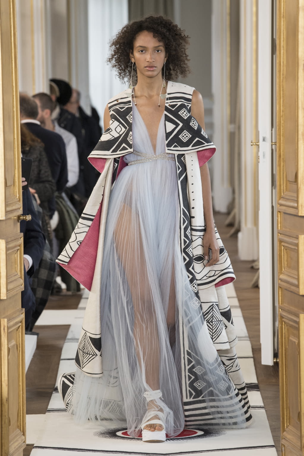 Fashion Week Paris Spring/Summer 2018 look 38 from the Schiaparelli collection 高级定制