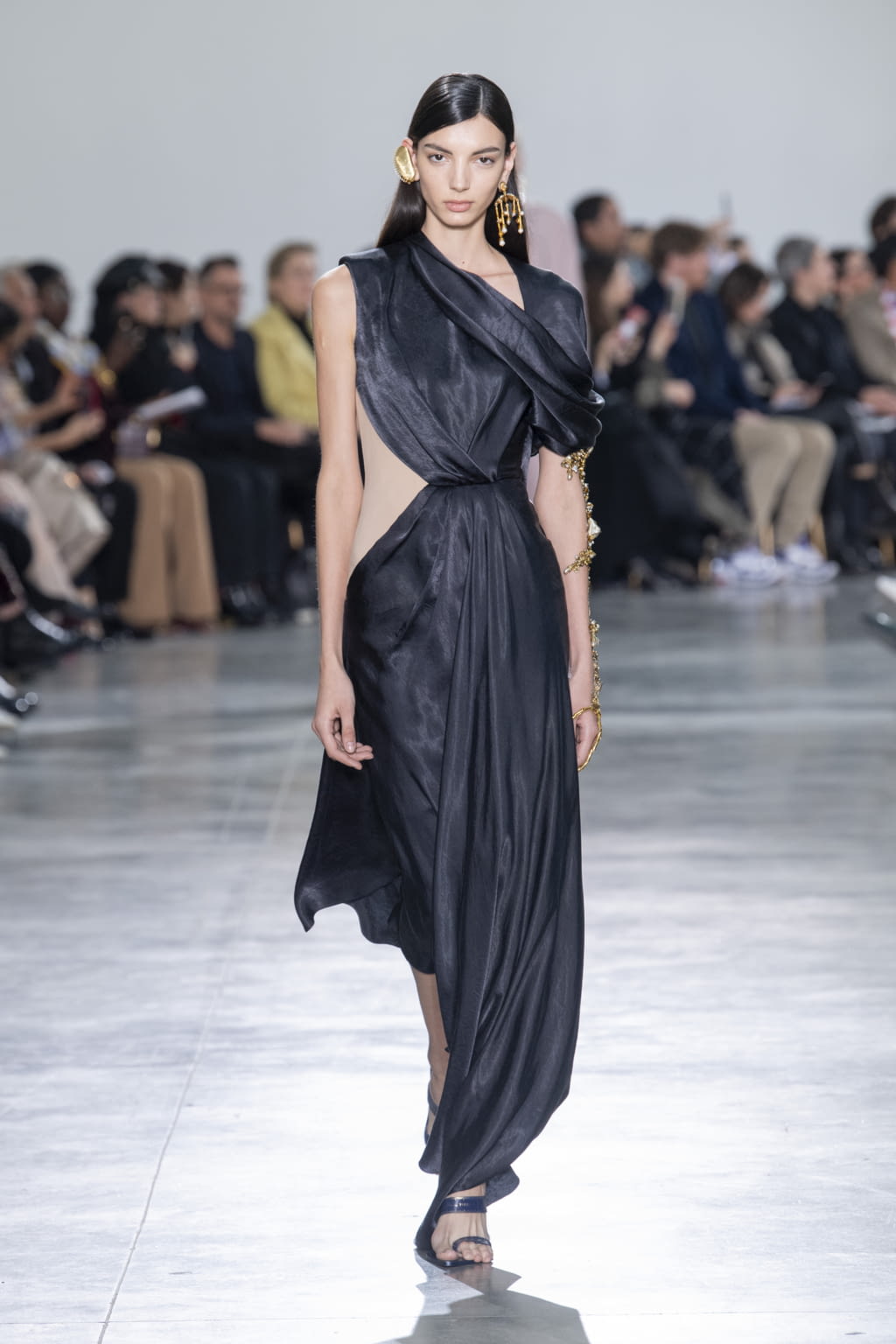 Fashion Week Paris Spring/Summer 2020 look 3 de la collection Schiaparelli couture