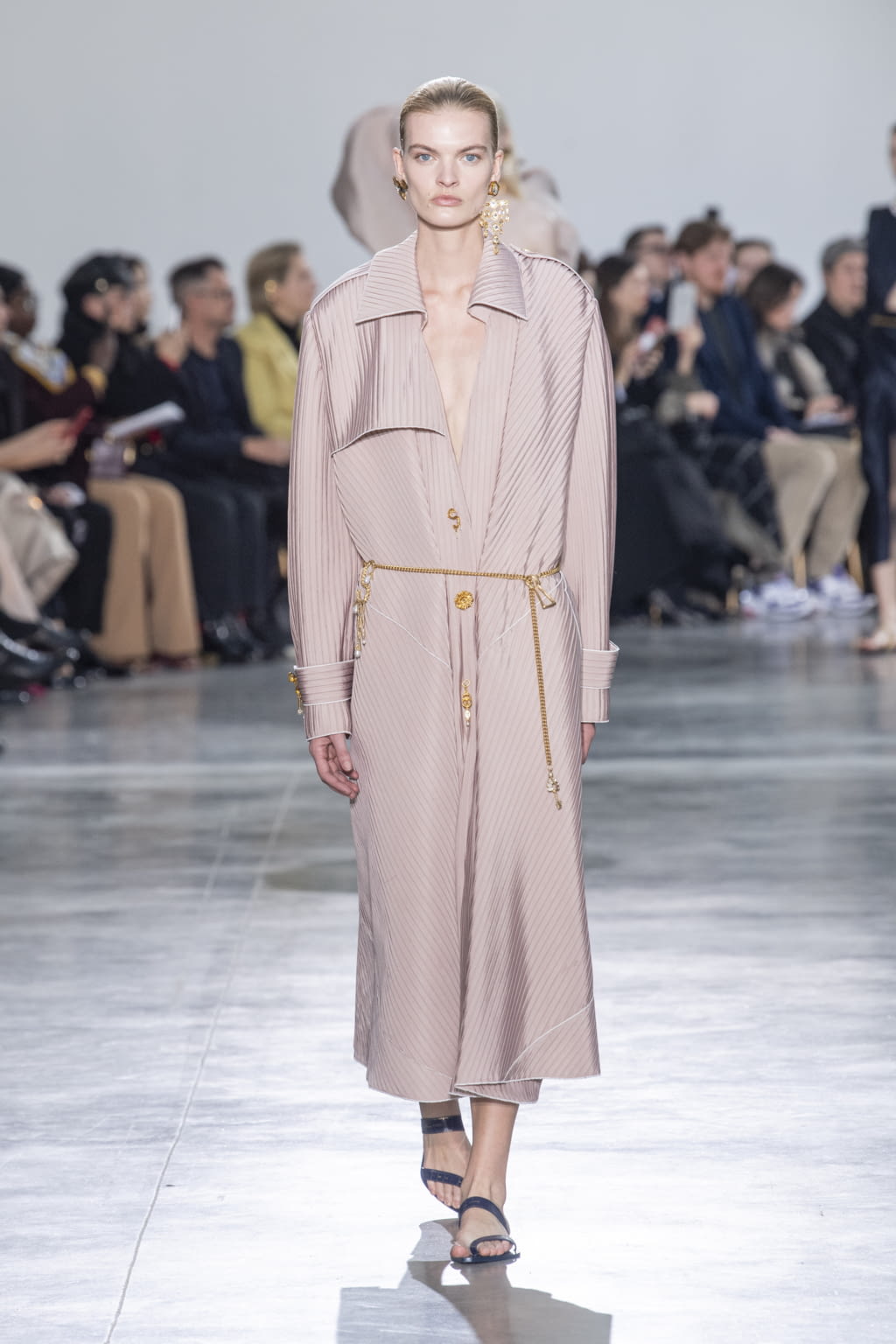 Fashion Week Paris Spring/Summer 2020 look 4 de la collection Schiaparelli couture