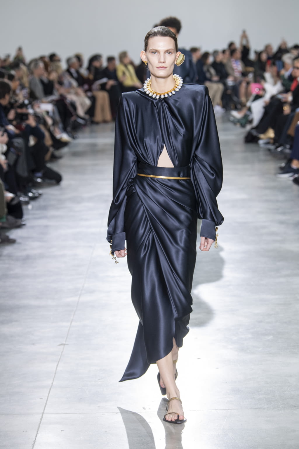 Fashion Week Paris Spring/Summer 2020 look 6 de la collection Schiaparelli couture