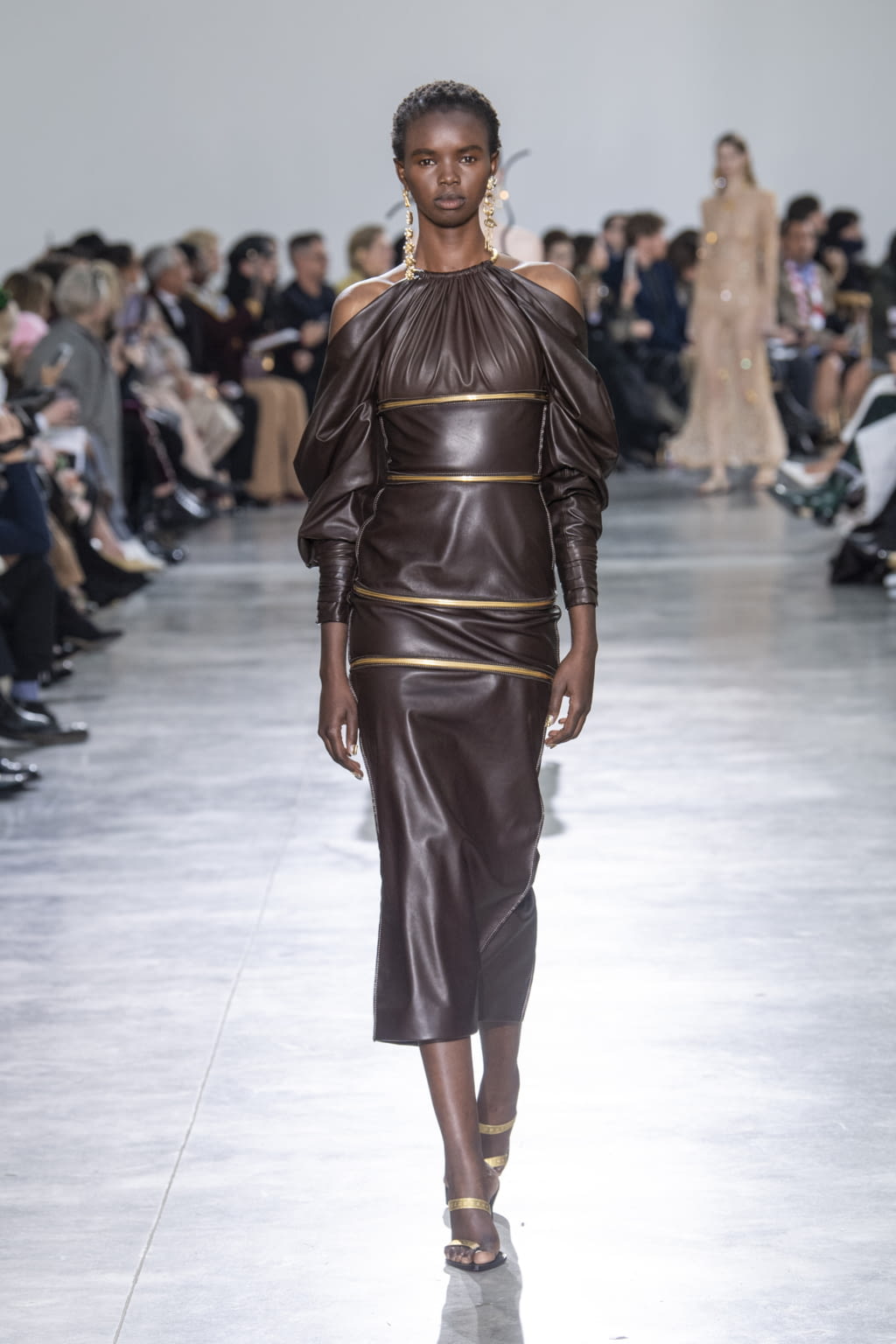 Fashion Week Paris Spring/Summer 2020 look 8 de la collection Schiaparelli couture