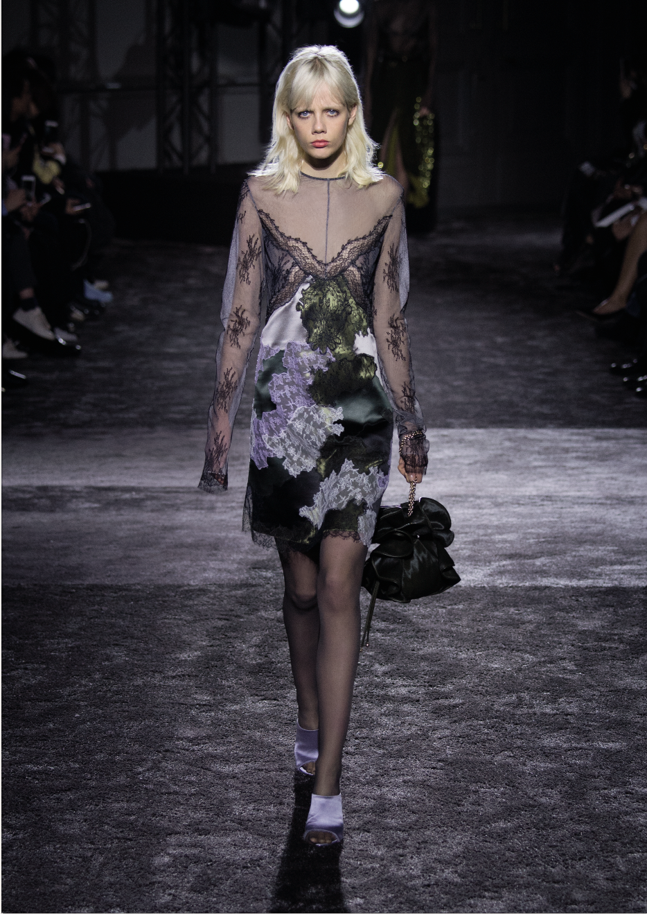 Fashion Week Paris Fall/Winter 2016 look 29 de la collection Nina Ricci womenswear