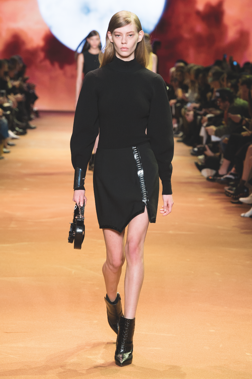 Fashion Week Paris Fall/Winter 2016 look 19 de la collection Mugler womenswear