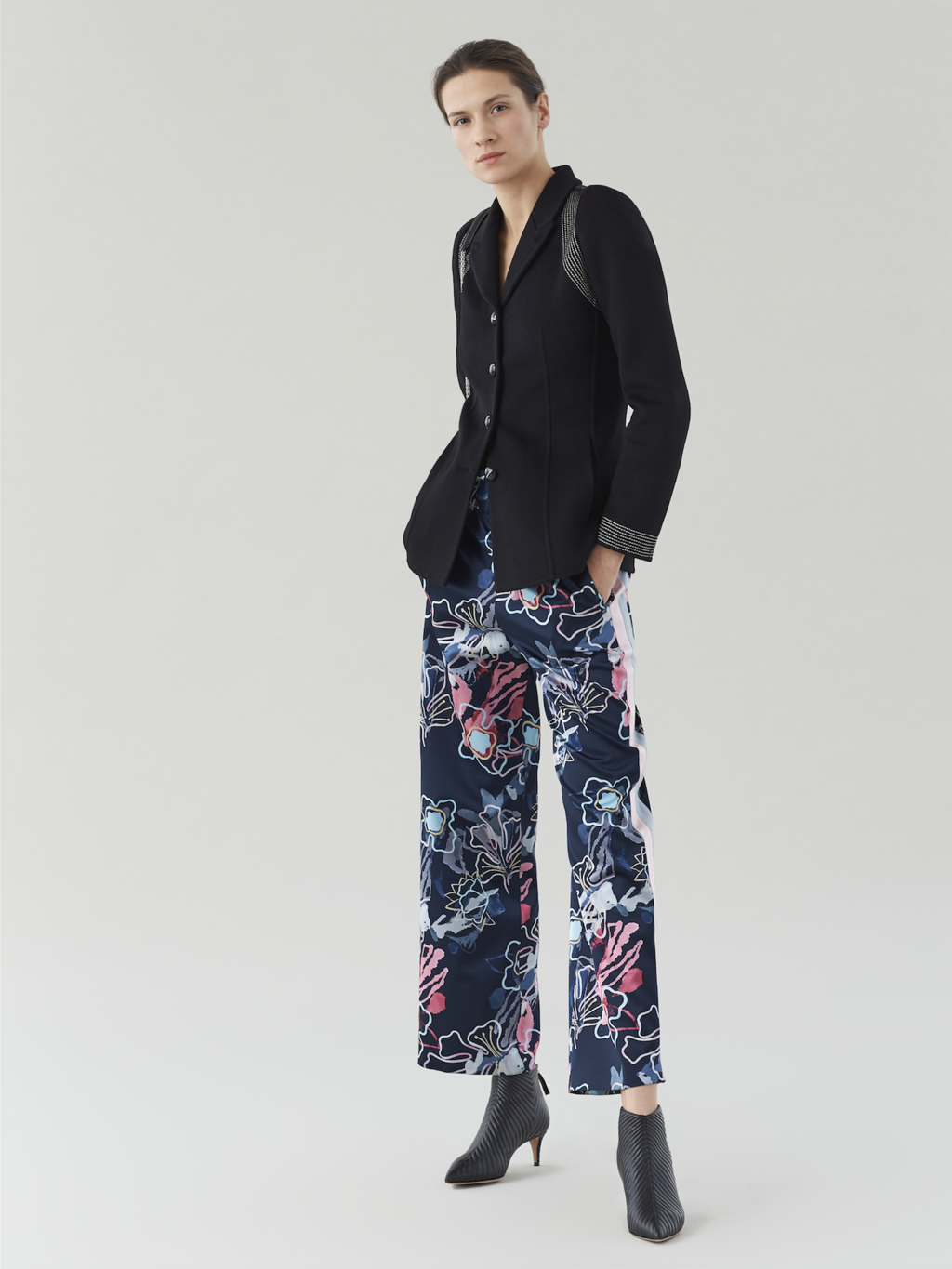 Fashion Week Milan Pre-Fall 2018 look 18 from the Giorgio Armani collection 女装