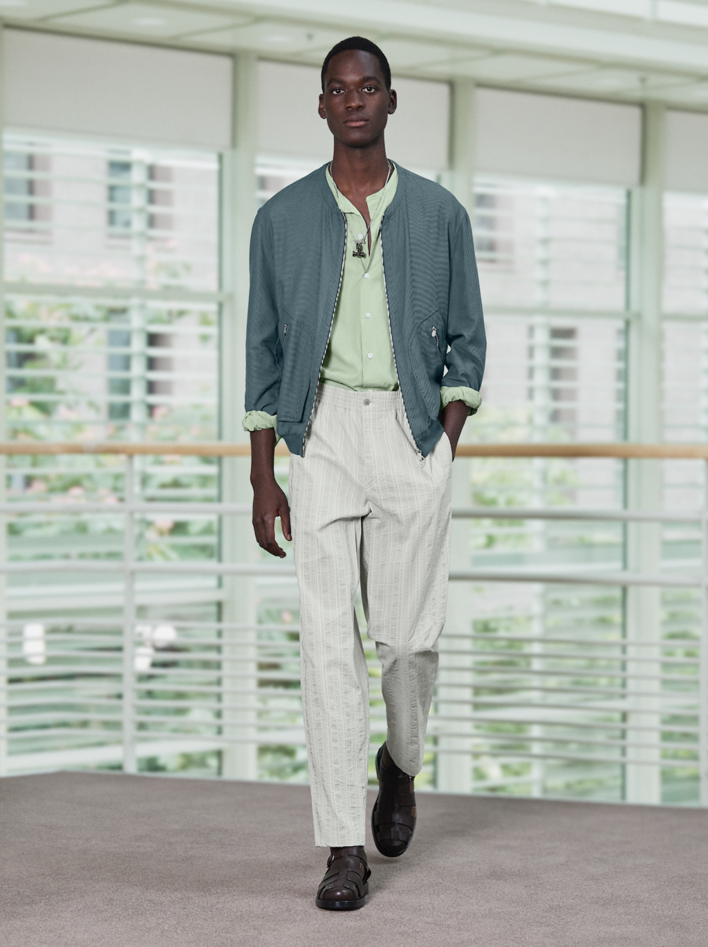 Fashion Week Paris Spring/Summer 2021 look 5 from the Hermès collection menswear