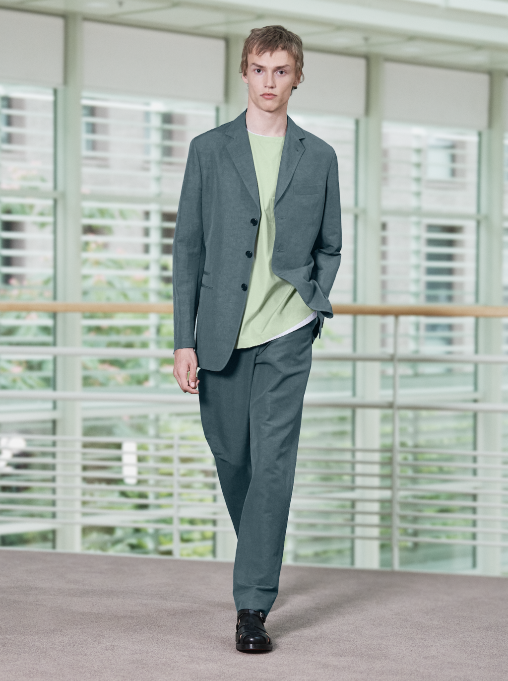 Fashion Week Paris Spring/Summer 2021 look 12 from the Hermès collection menswear