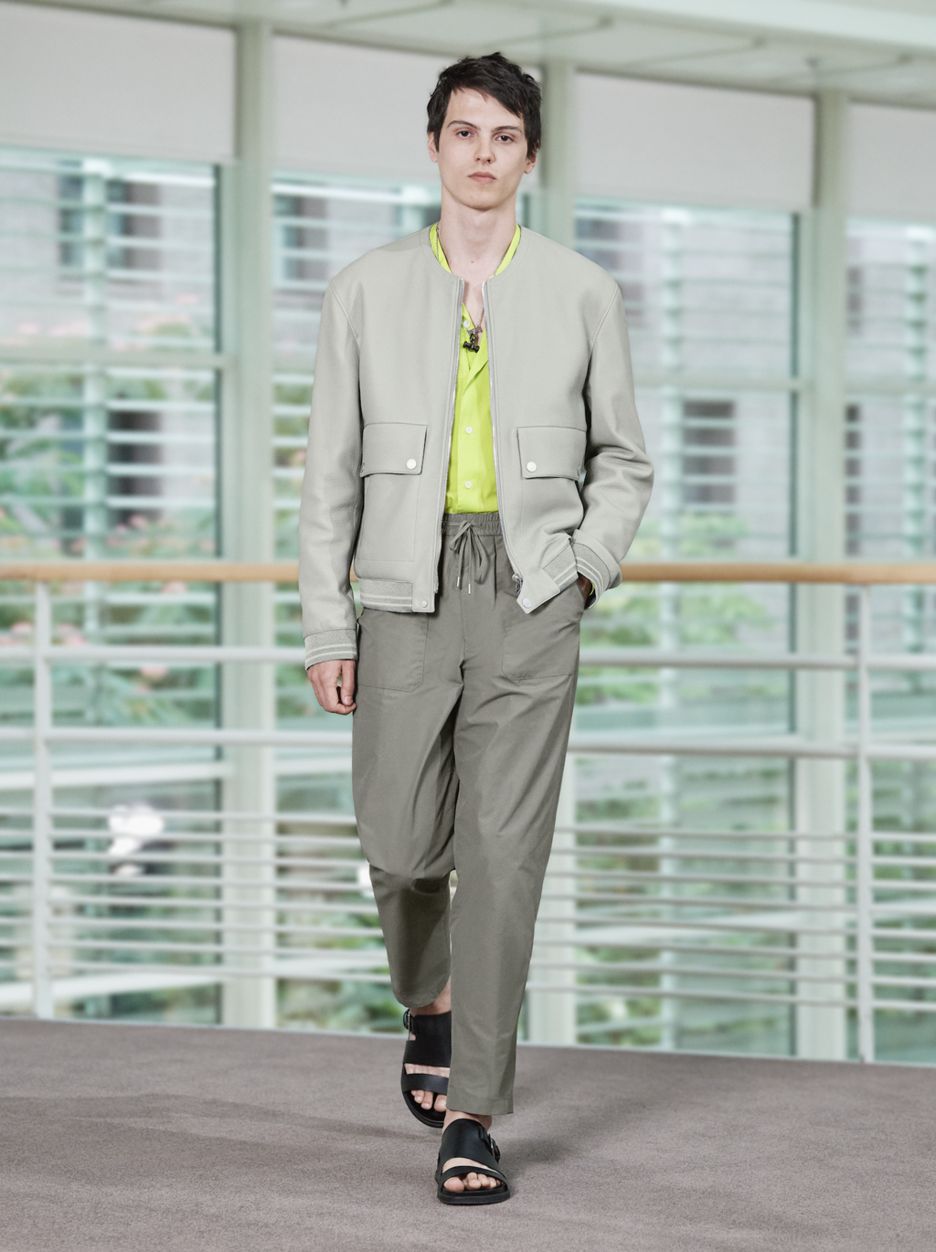 Fashion Week Paris Spring/Summer 2021 look 22 from the Hermès collection menswear