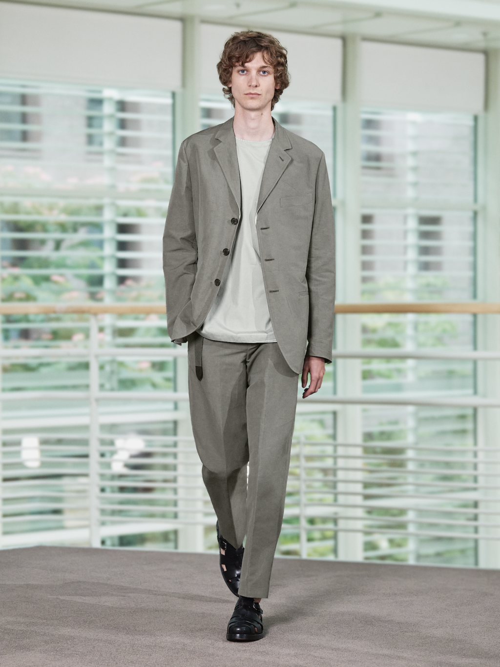 Fashion Week Paris Spring/Summer 2021 look 24 from the Hermès collection menswear