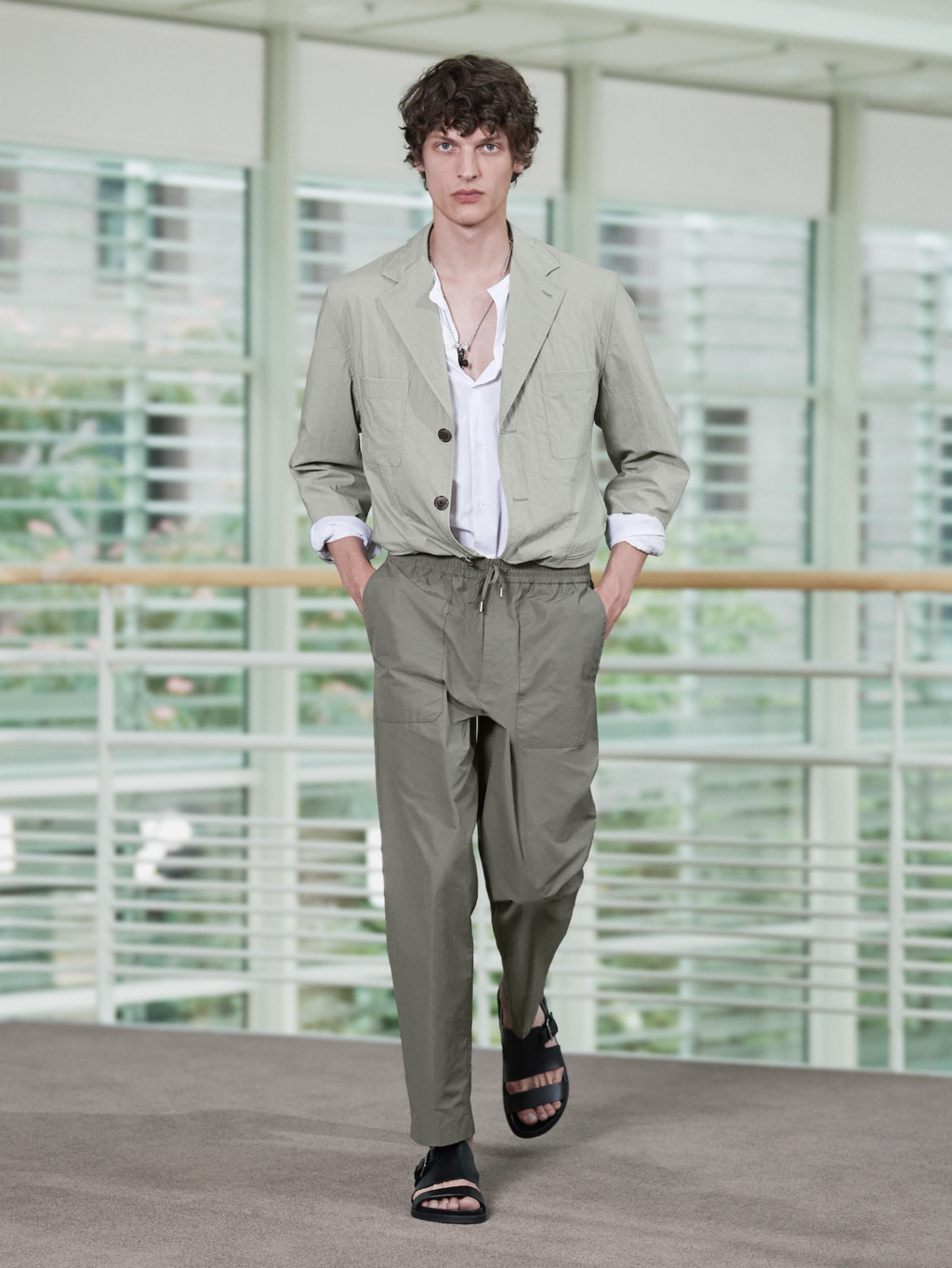 Fashion Week Paris Spring/Summer 2021 look 25 from the Hermès collection menswear