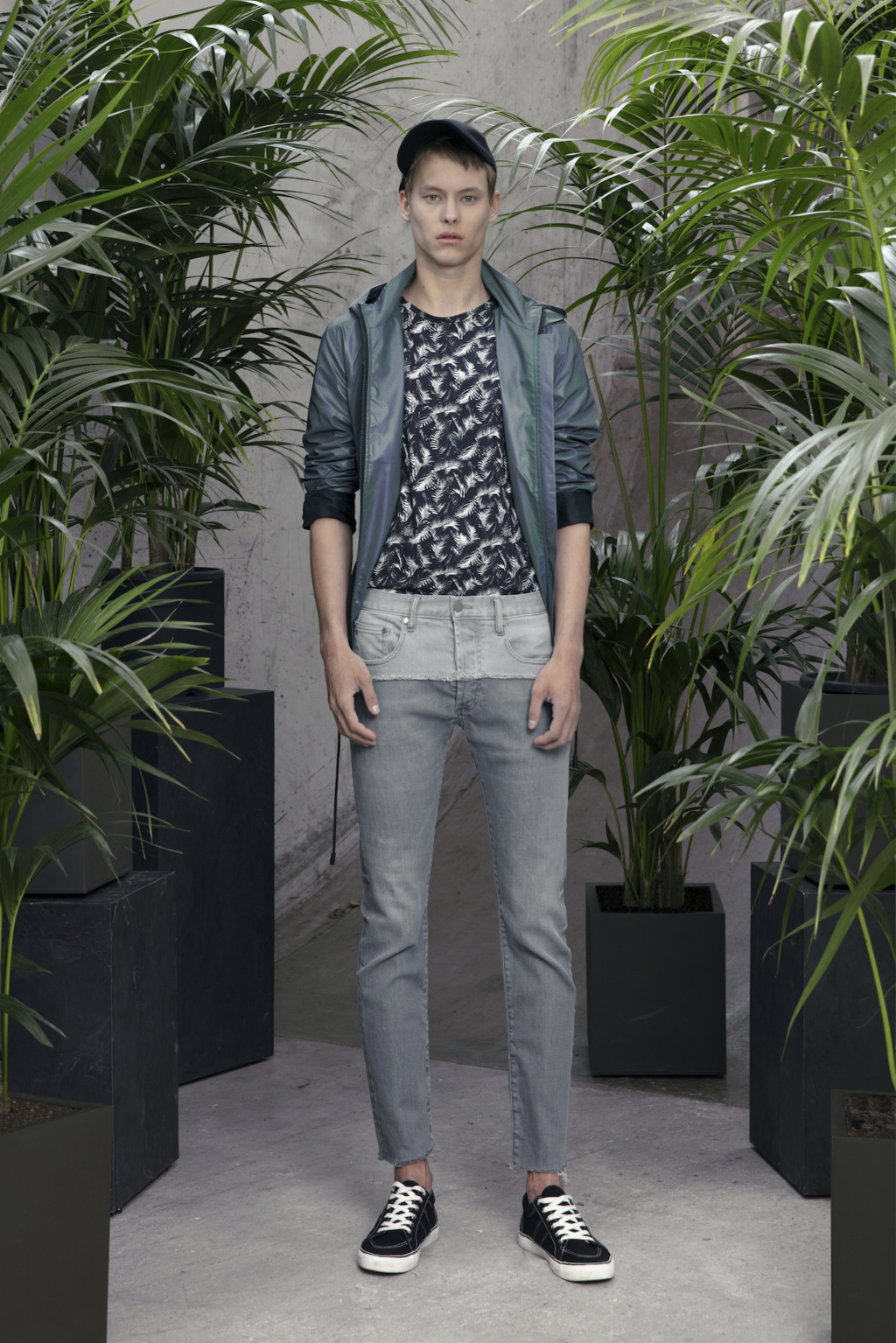 Fashion Week Paris Spring/Summer 2019 look 6 from the M.X PARIS collection menswear