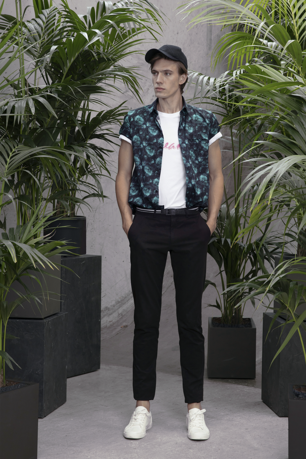 Fashion Week Paris Spring/Summer 2019 look 9 from the M.X PARIS collection menswear
