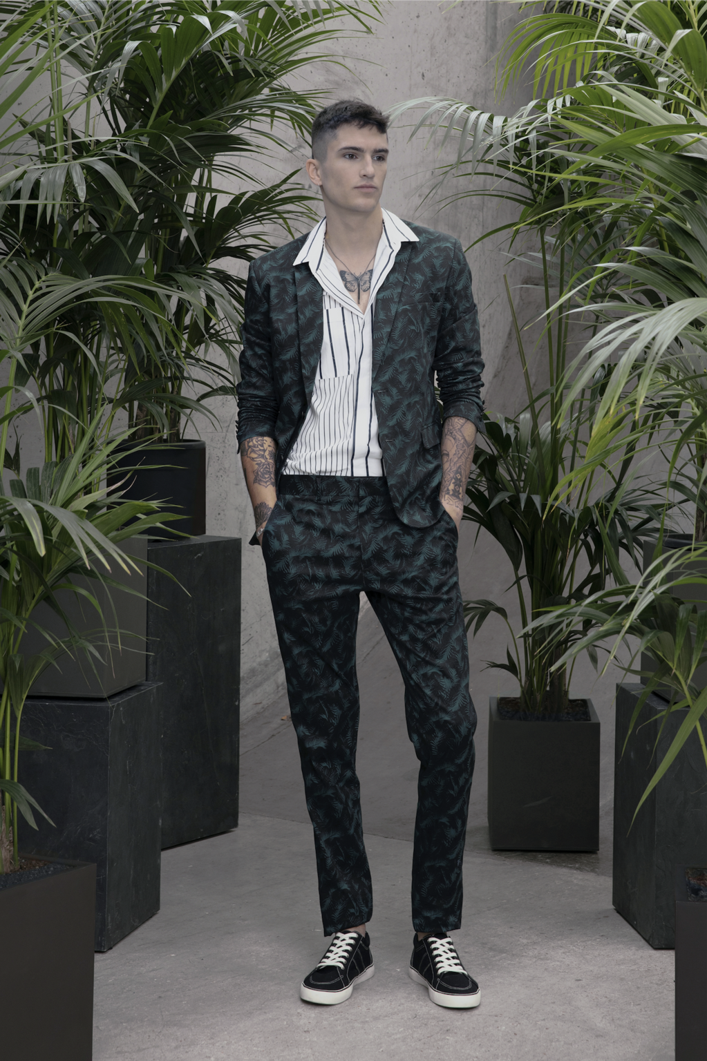 Fashion Week Paris Spring/Summer 2019 look 10 from the M.X PARIS collection menswear