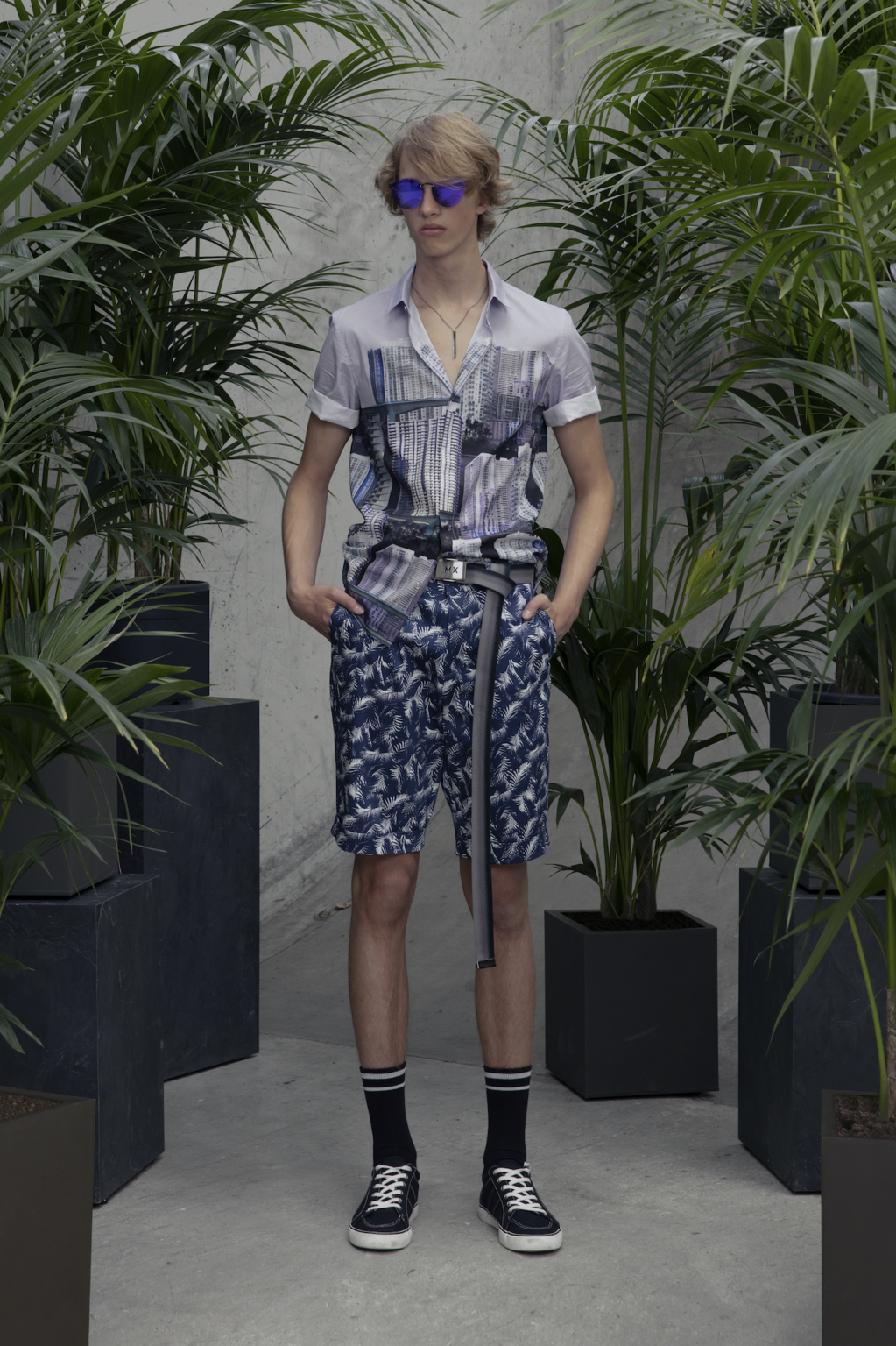 Fashion Week Paris Spring/Summer 2019 look 30 from the M.X PARIS collection menswear