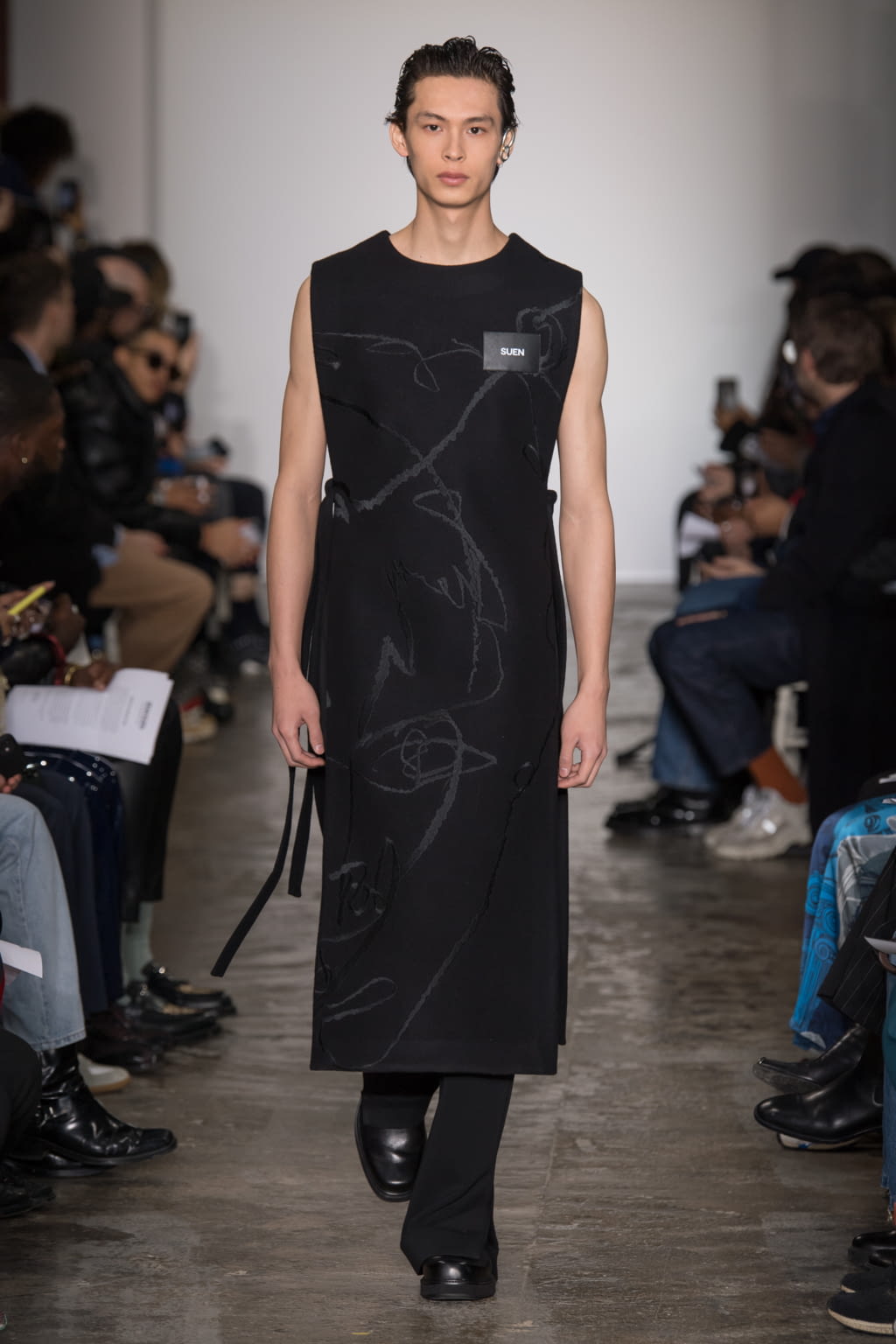 Fashion Week Paris Fall/Winter 2020 look 1 from the Sean Suen collection menswear