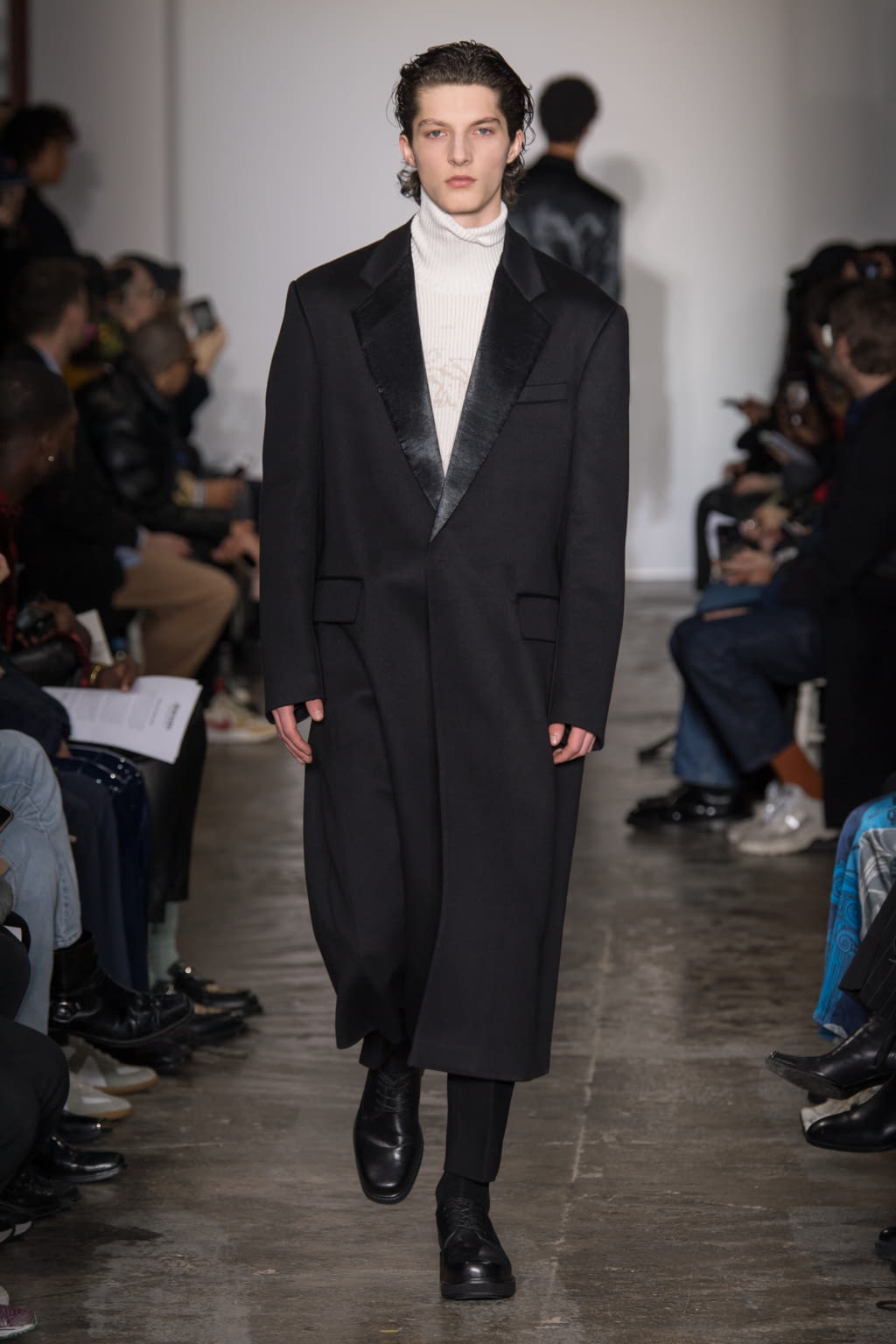 Fashion Week Paris Fall/Winter 2020 look 5 from the Sean Suen collection menswear