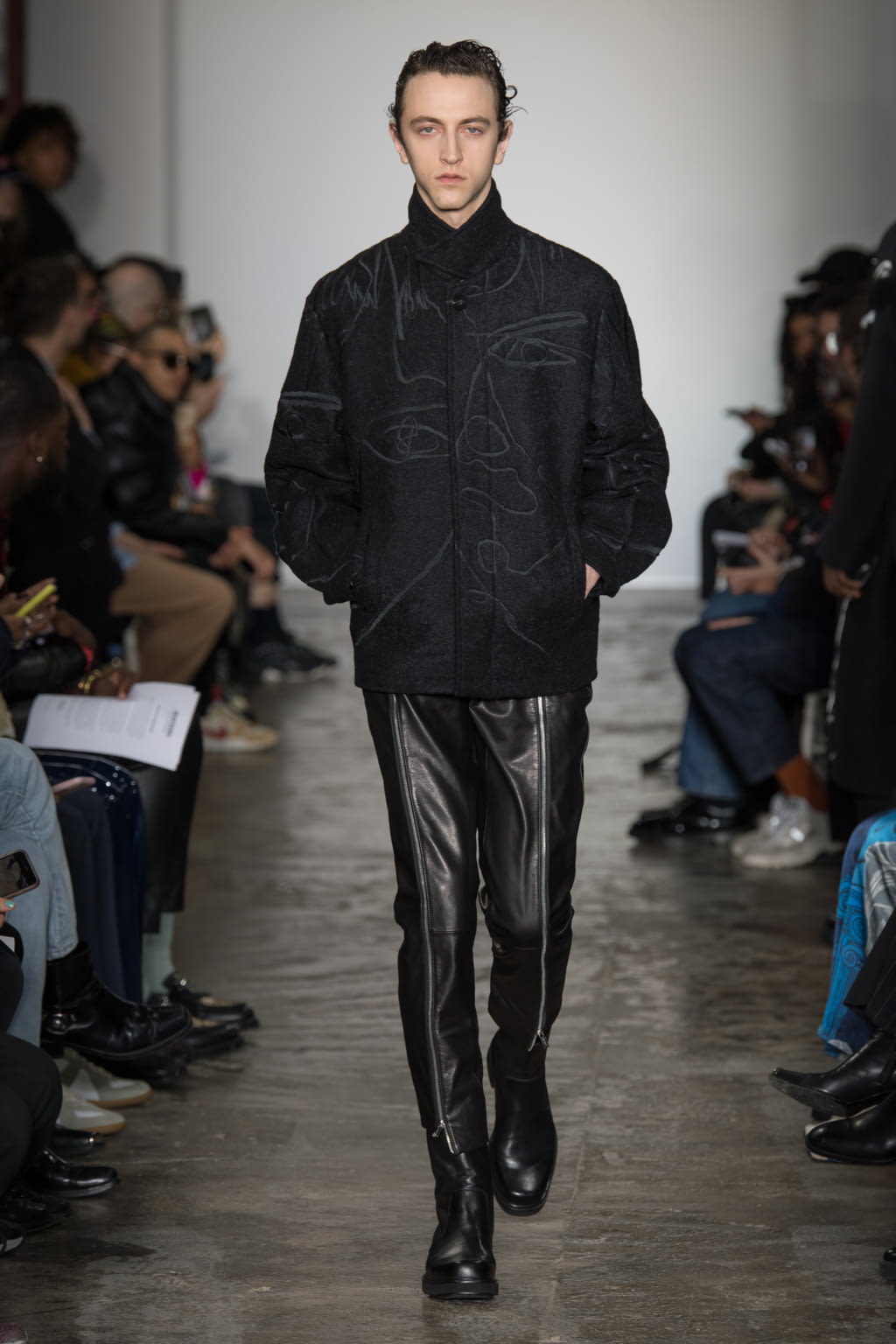 Fashion Week Paris Fall/Winter 2020 look 6 from the Sean Suen collection menswear